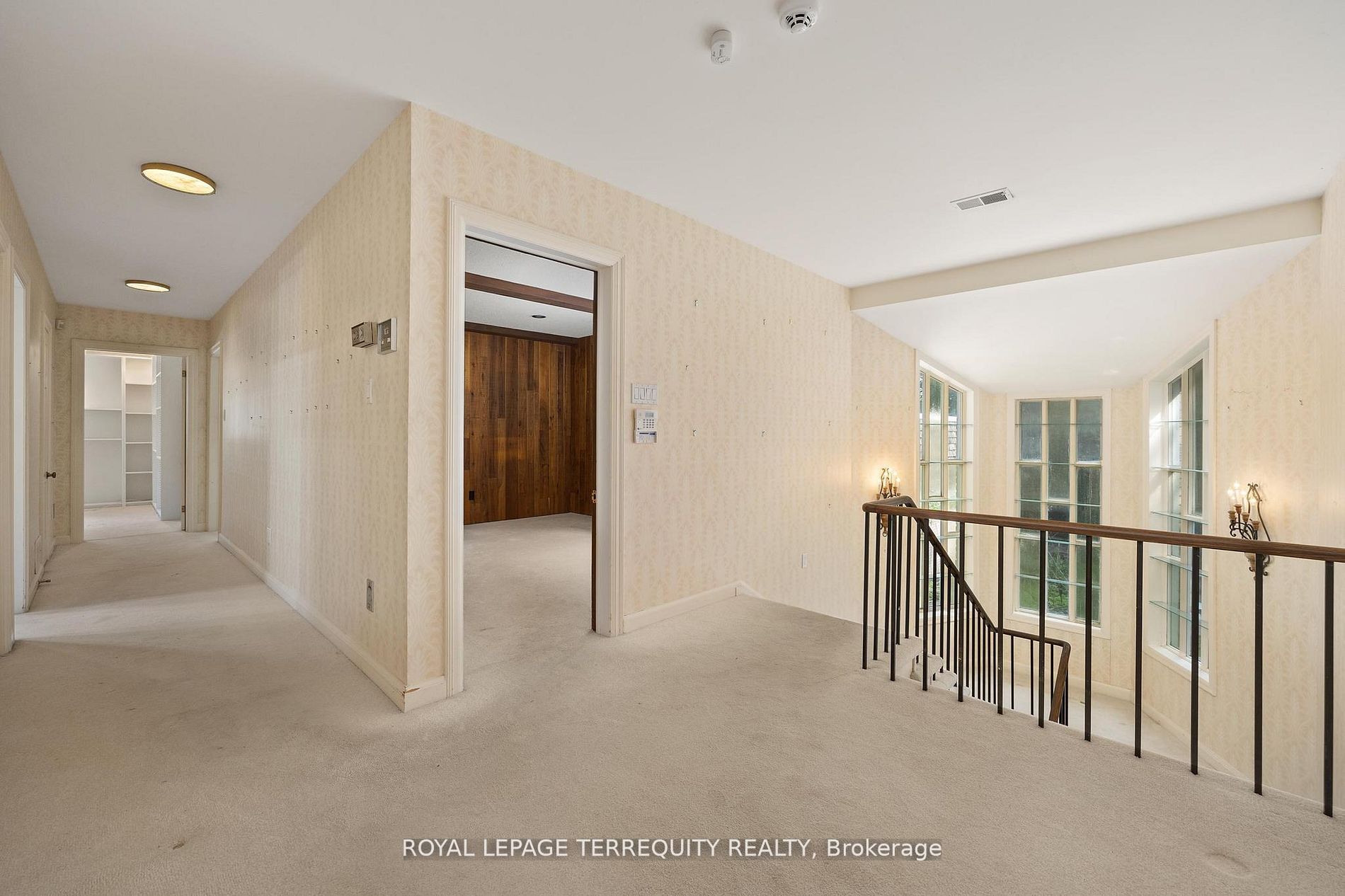 2 Chieftain Crescent