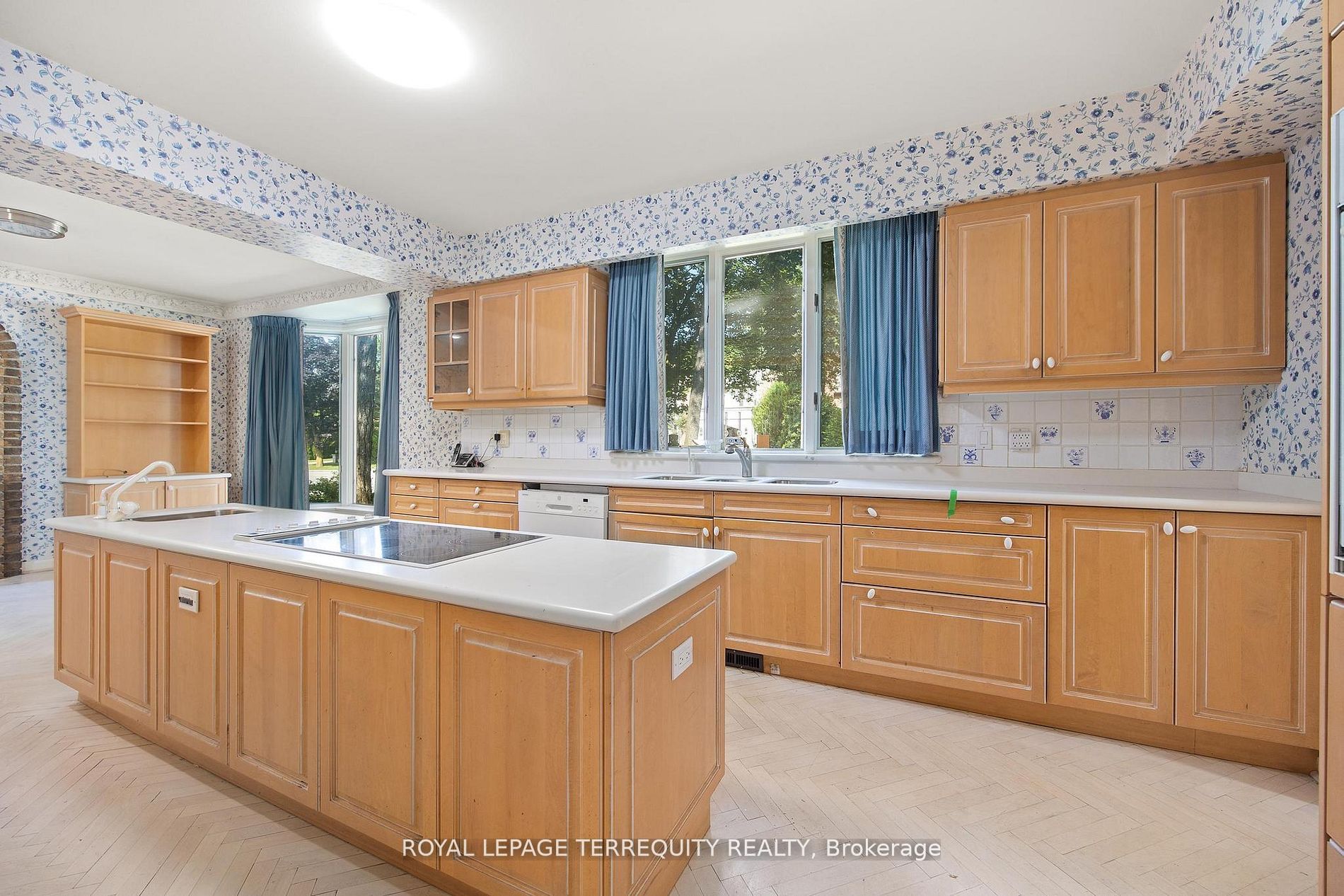 2 Chieftain Crescent