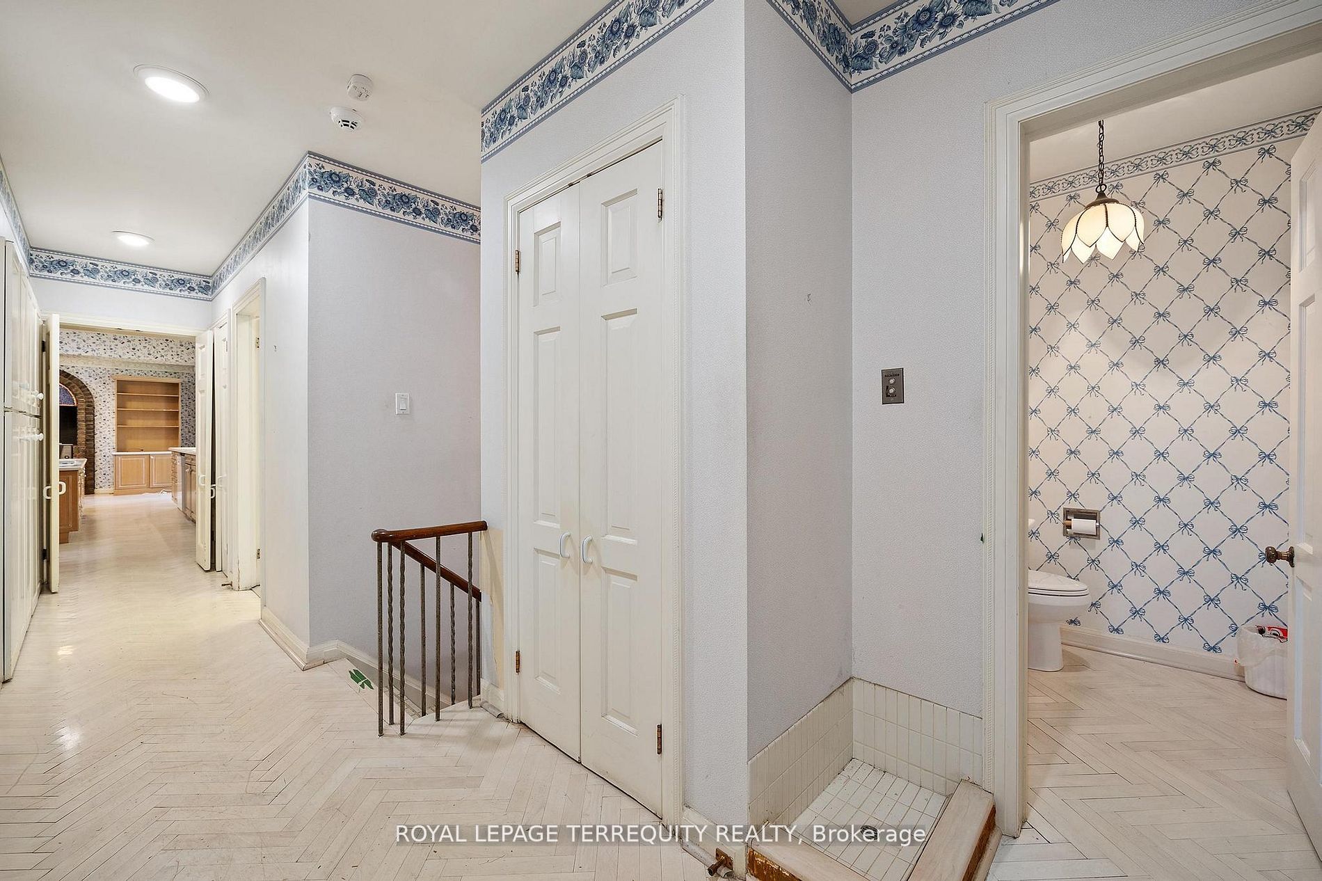 2 Chieftain Crescent