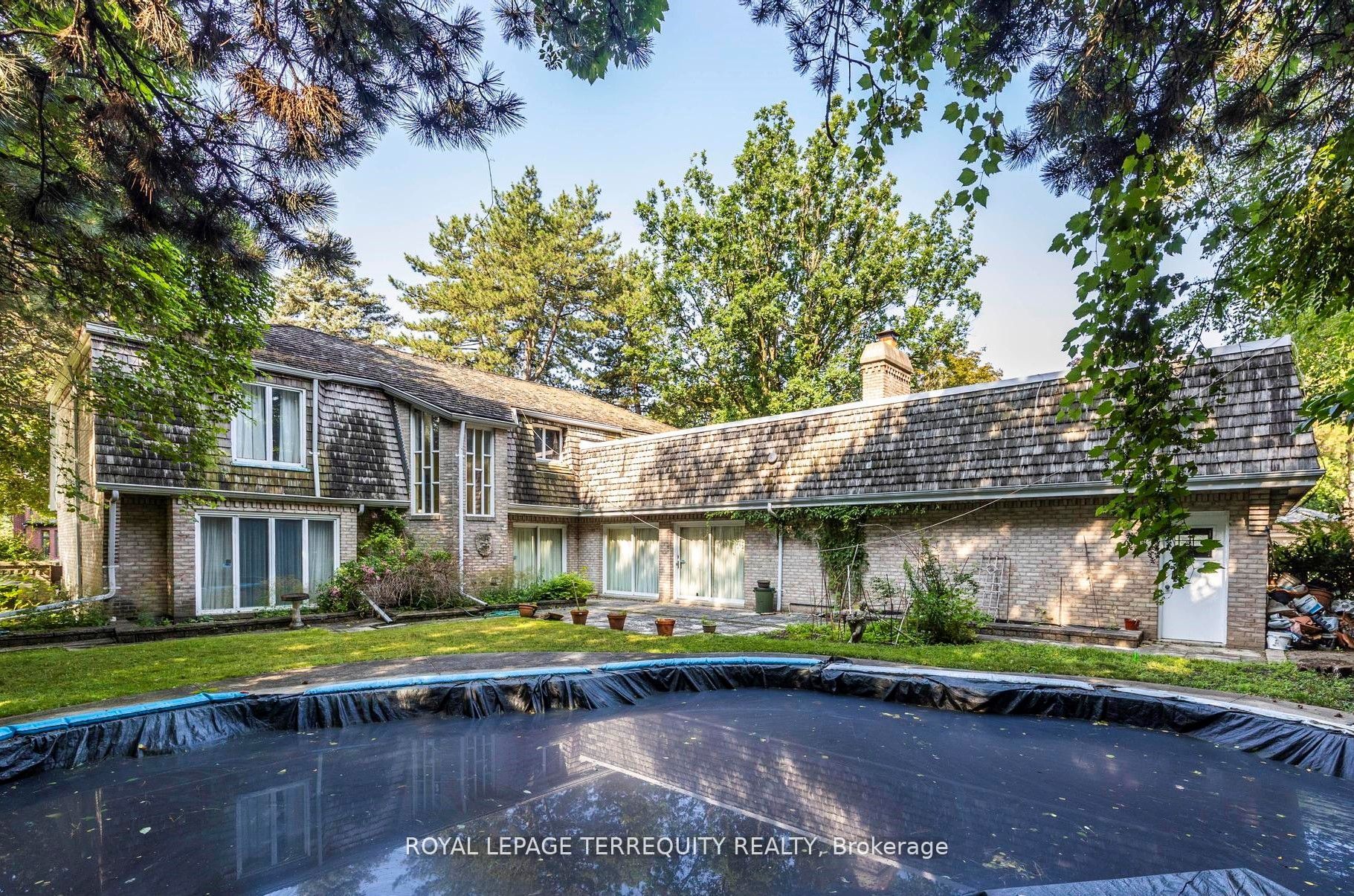 2 Chieftain Crescent