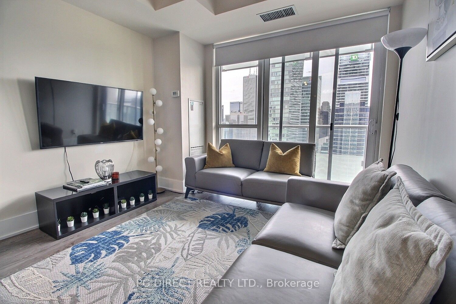 300 Front Street W #3909