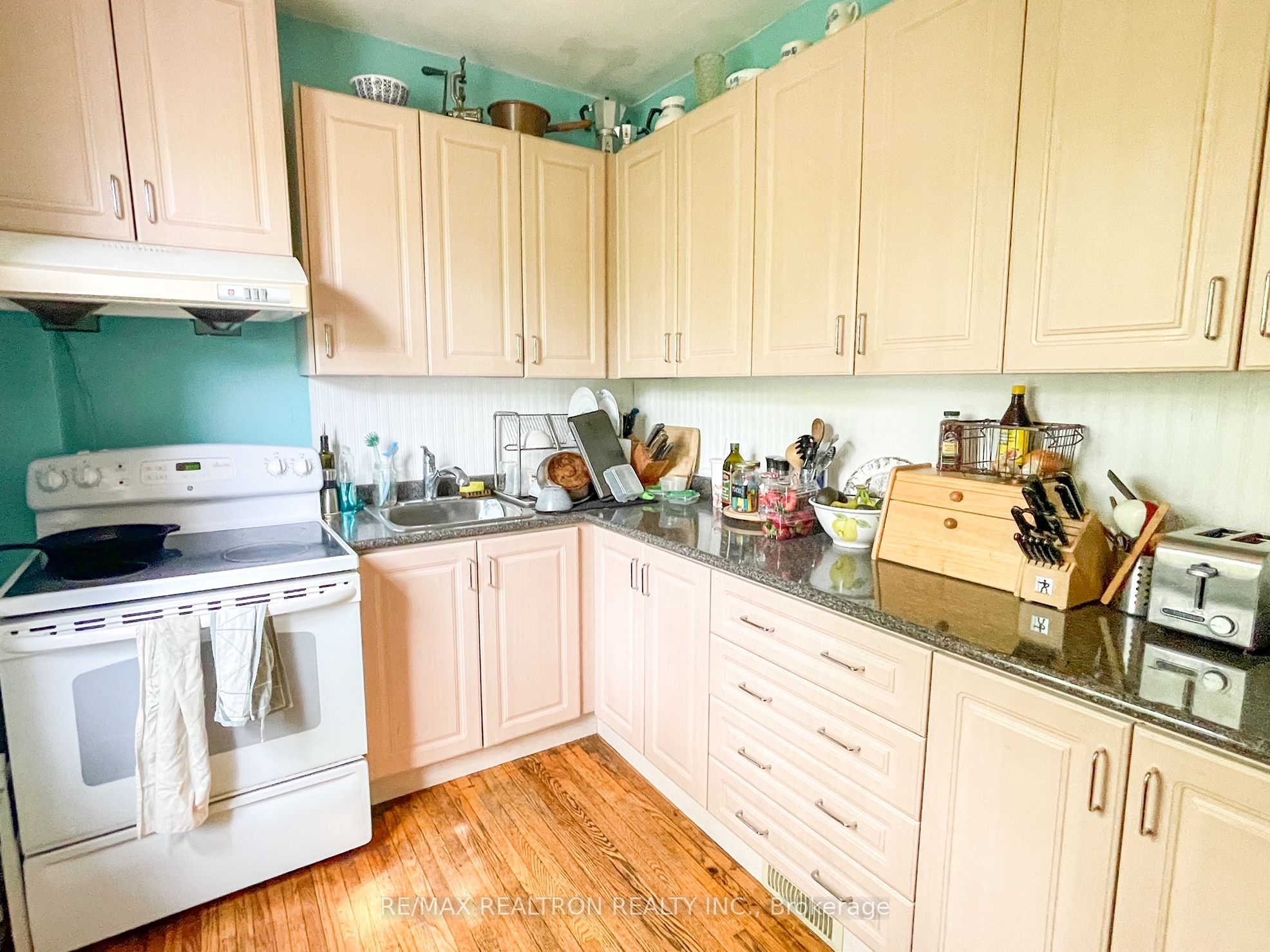 82A Augusta Avenue