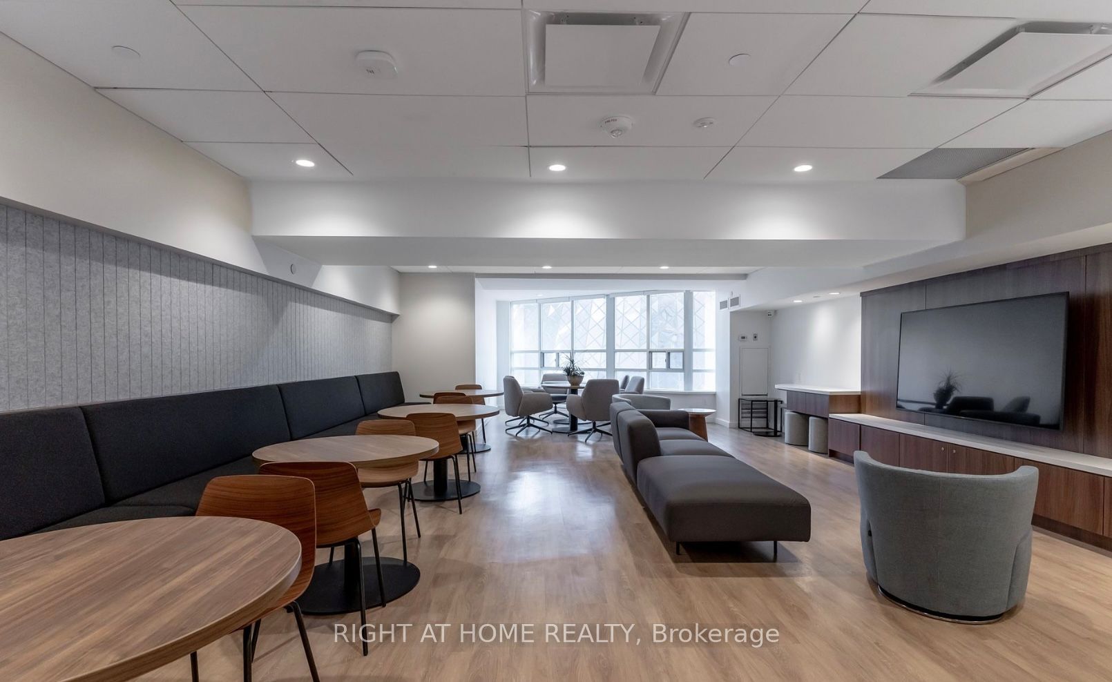 71 Simcoe Street #705