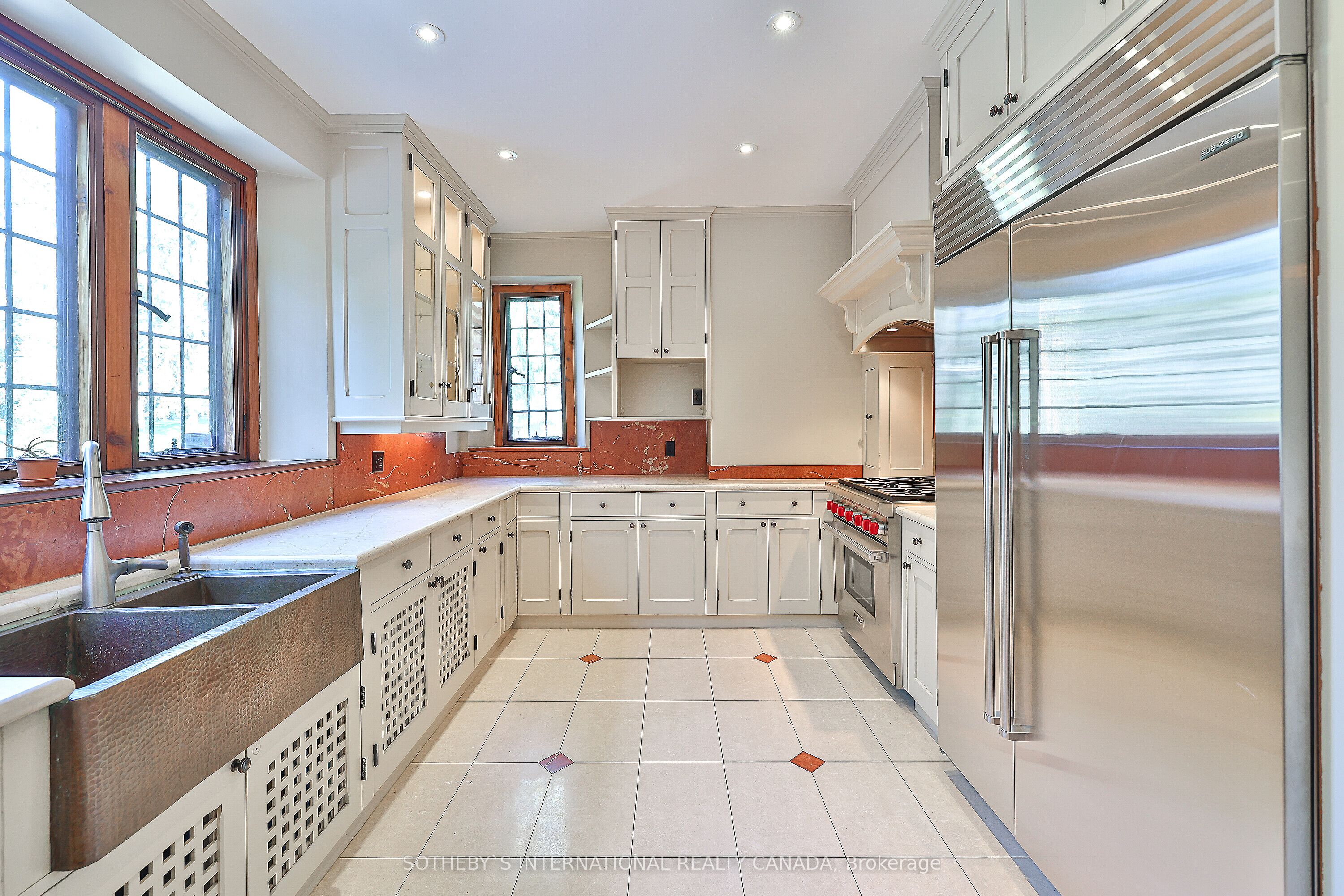 372 Old Yonge Street