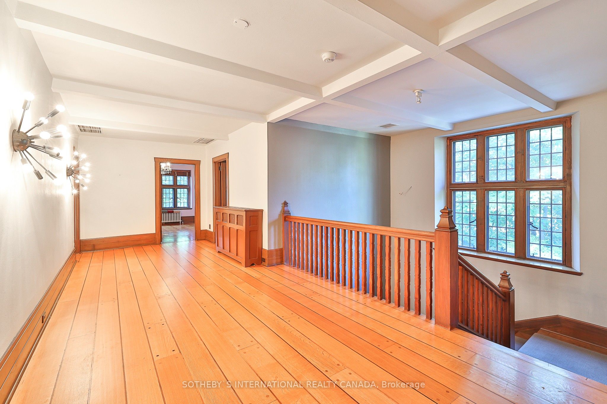 372 Old Yonge Street