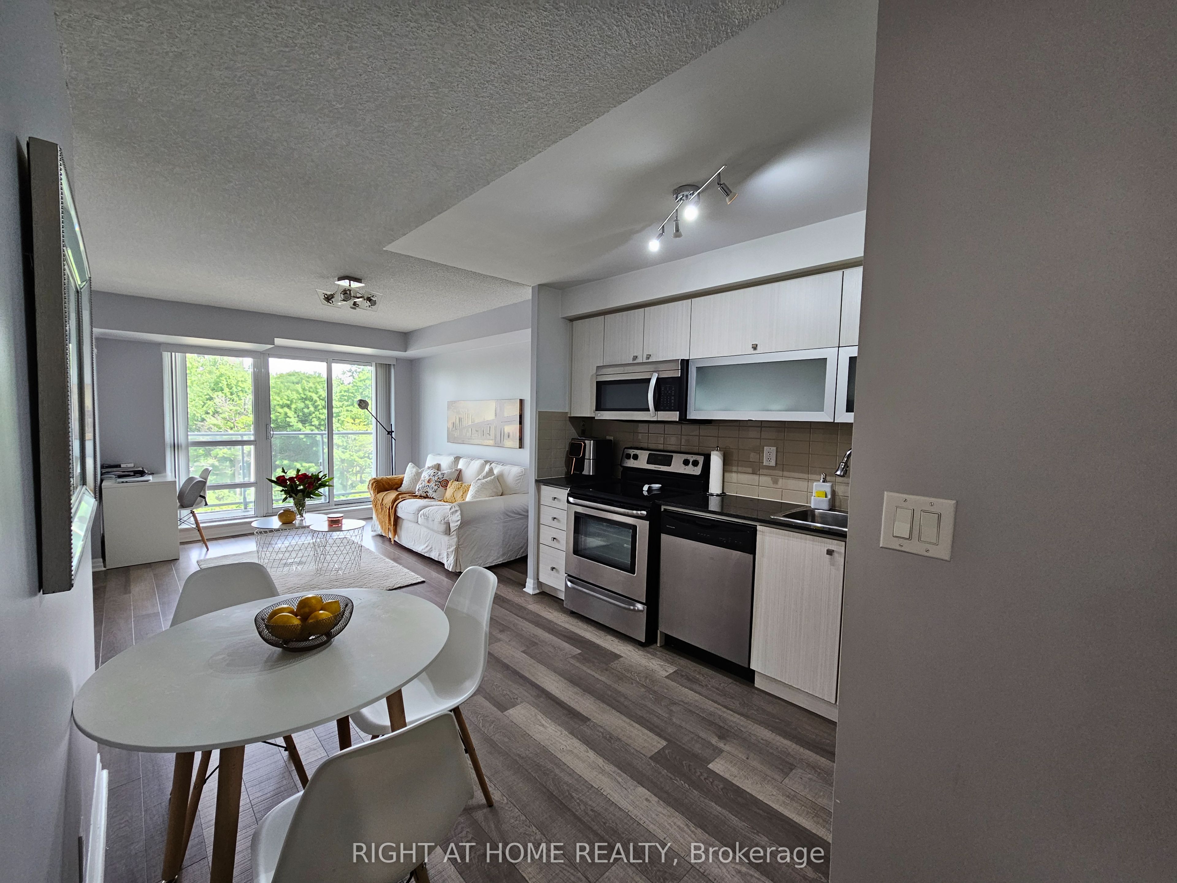 2015 Sheppard Avenue E #307