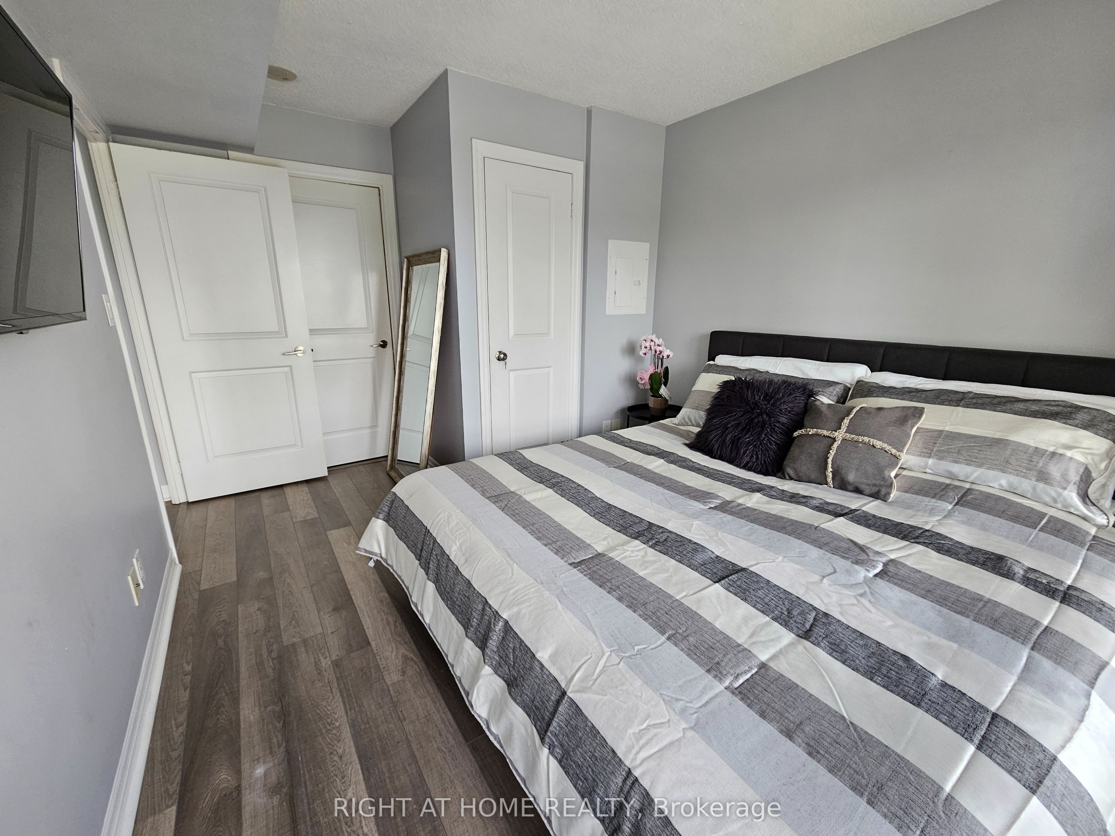 2015 Sheppard Avenue E #307