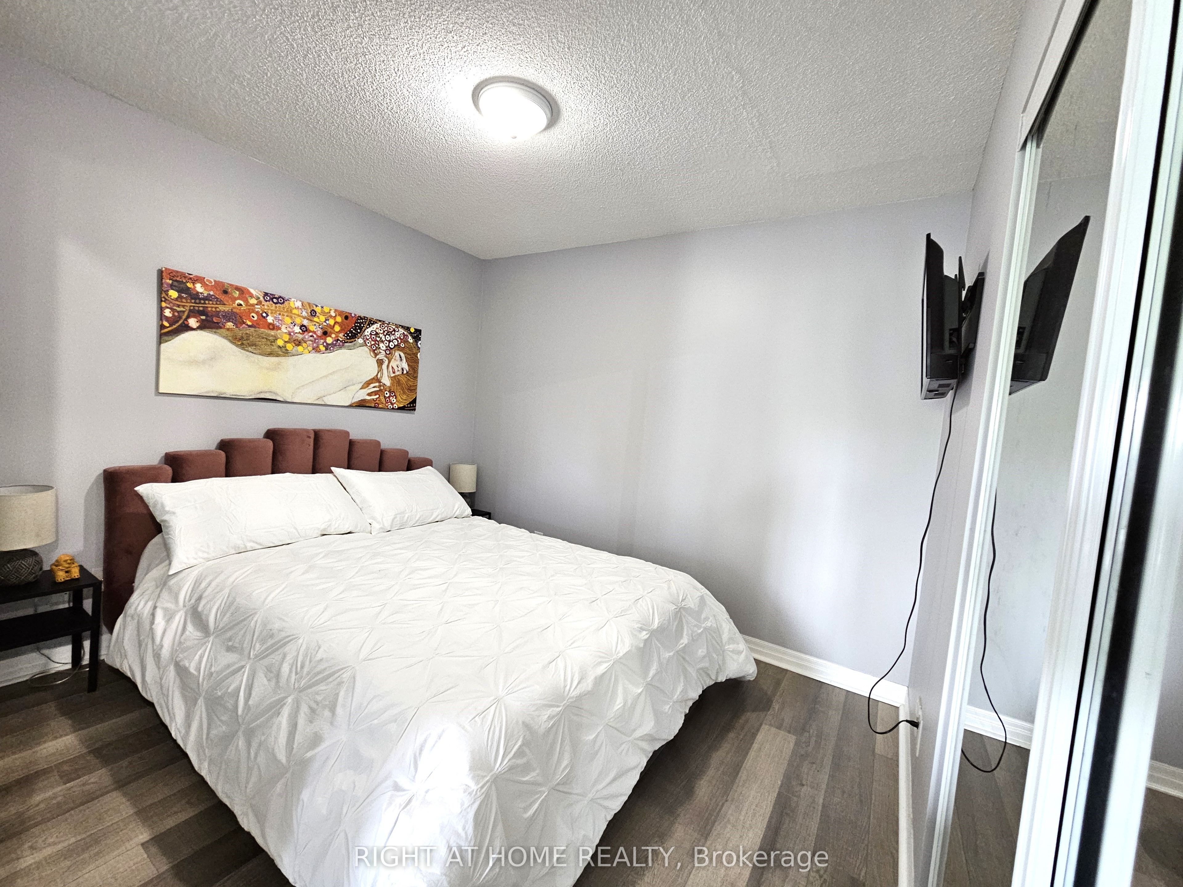 2015 Sheppard Avenue E #307