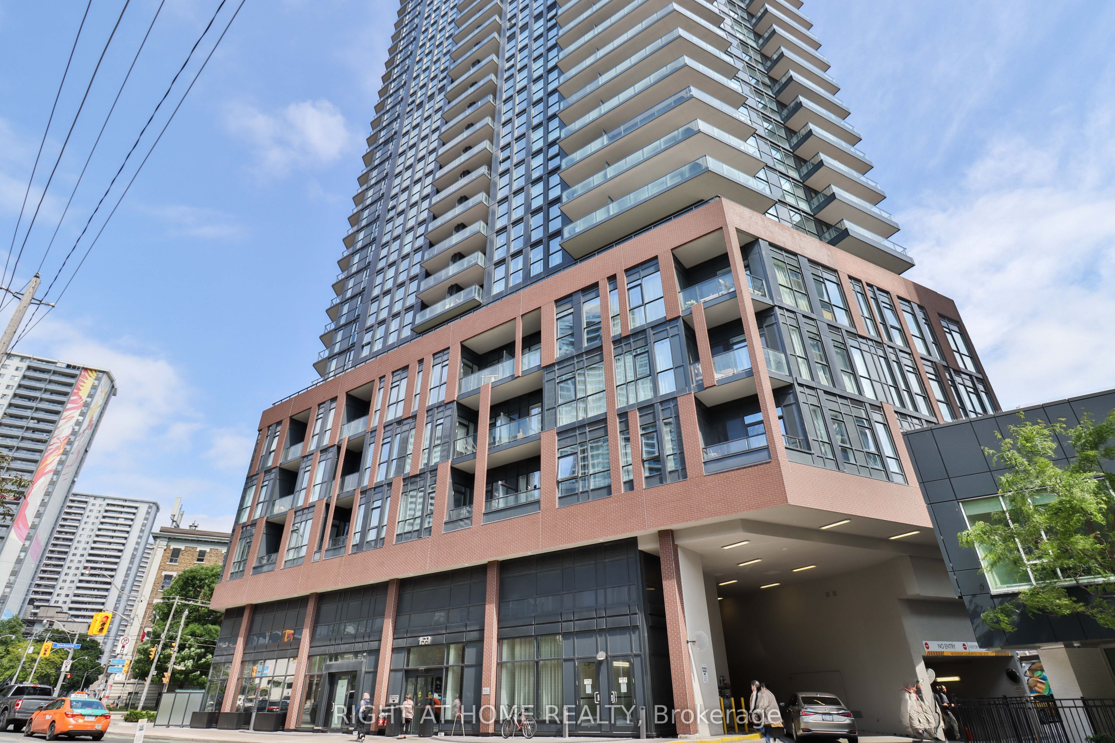 159 Wellesley Street E #406