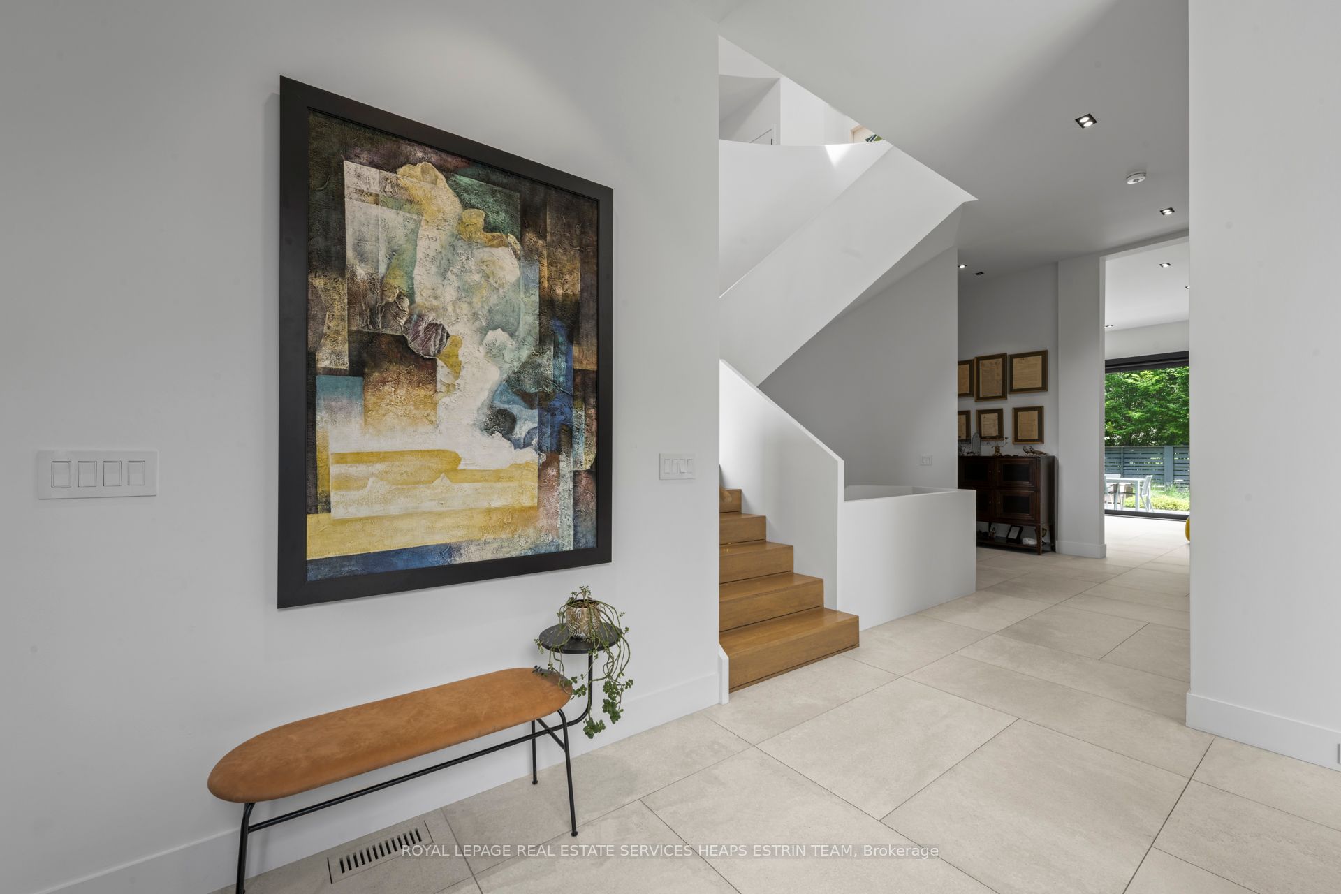108 Stratford Crescent