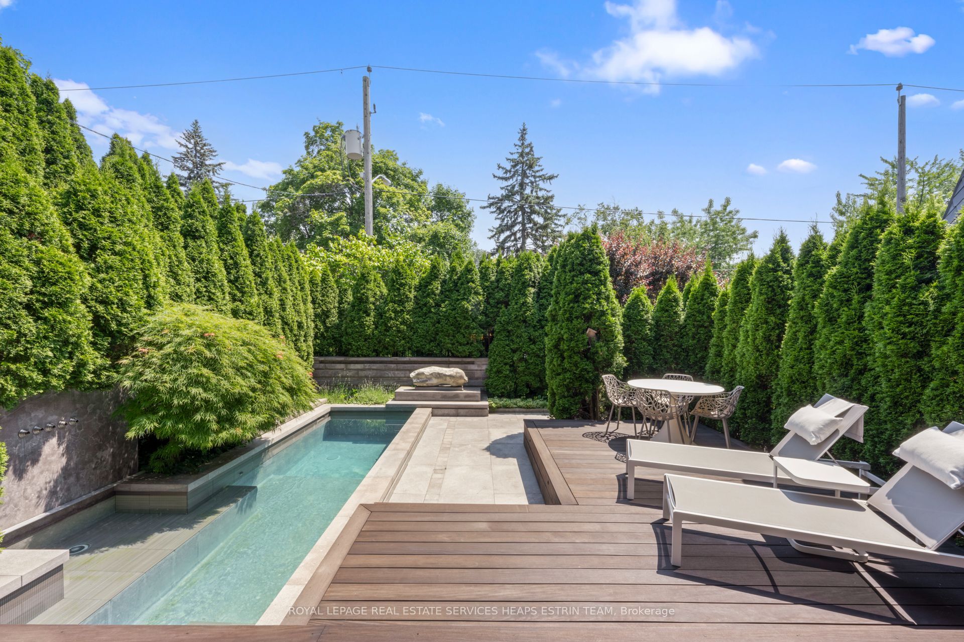 108 Stratford Crescent