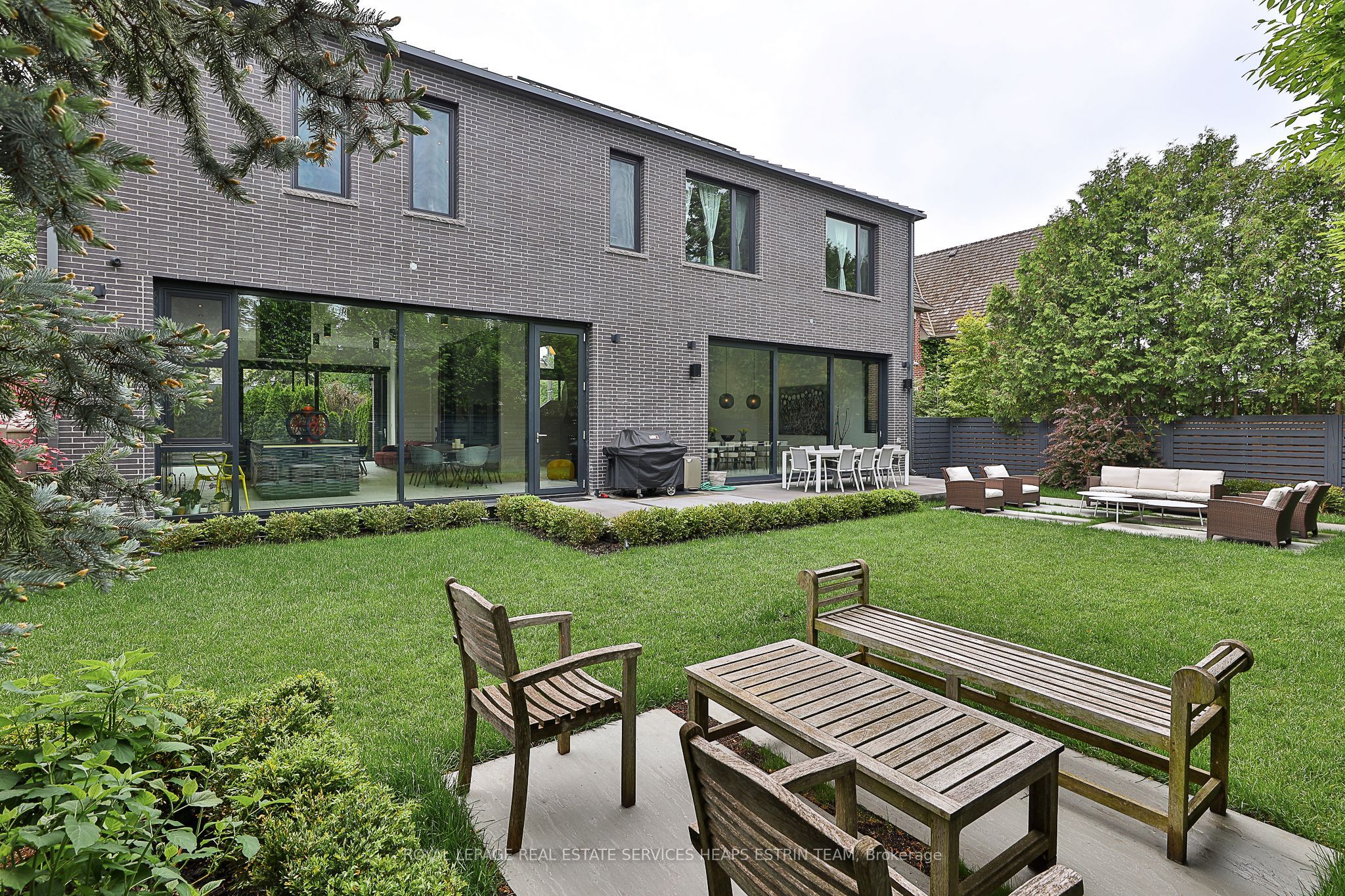 108 Stratford Crescent