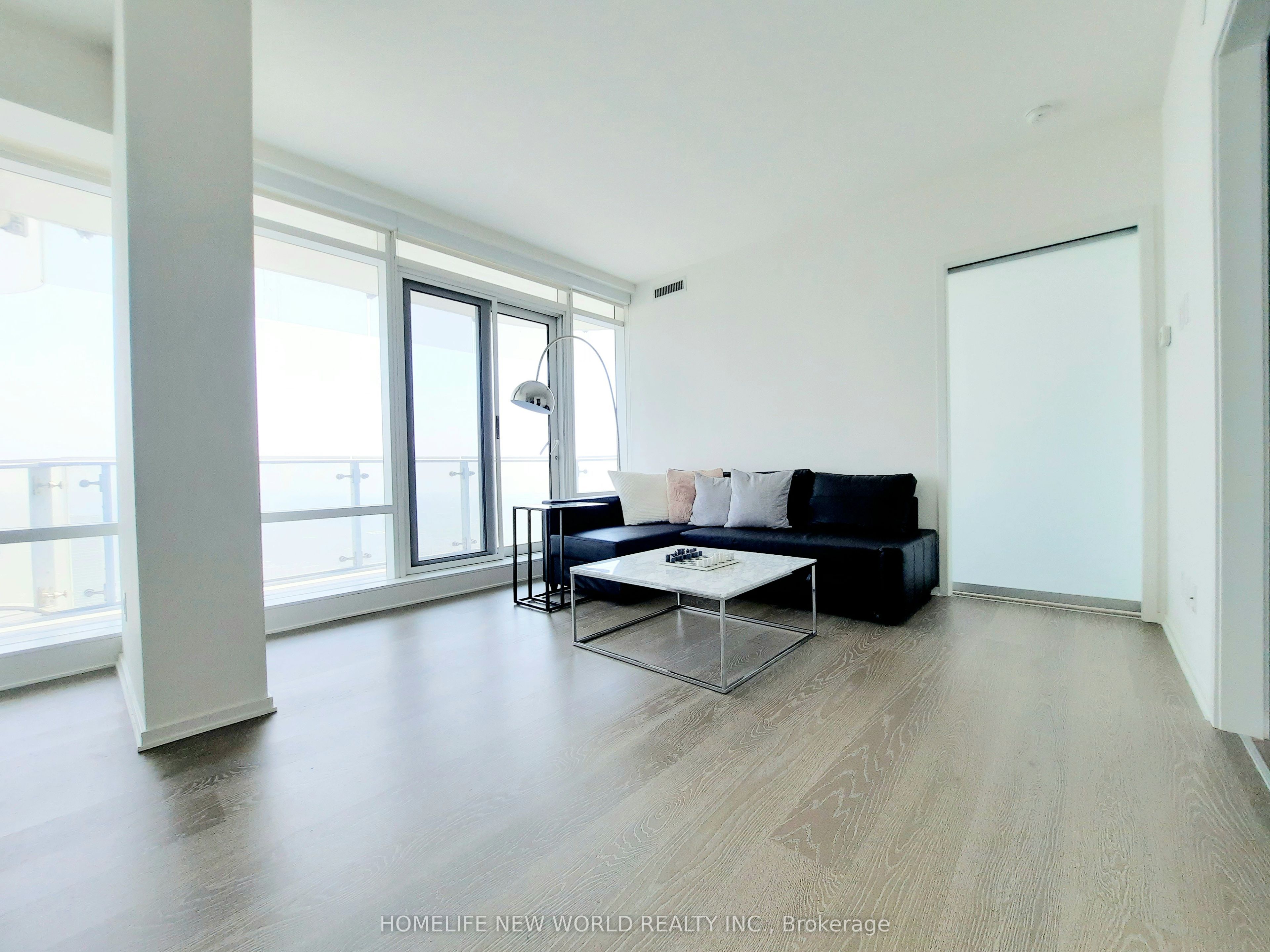 1 Bloor Street E #6902
