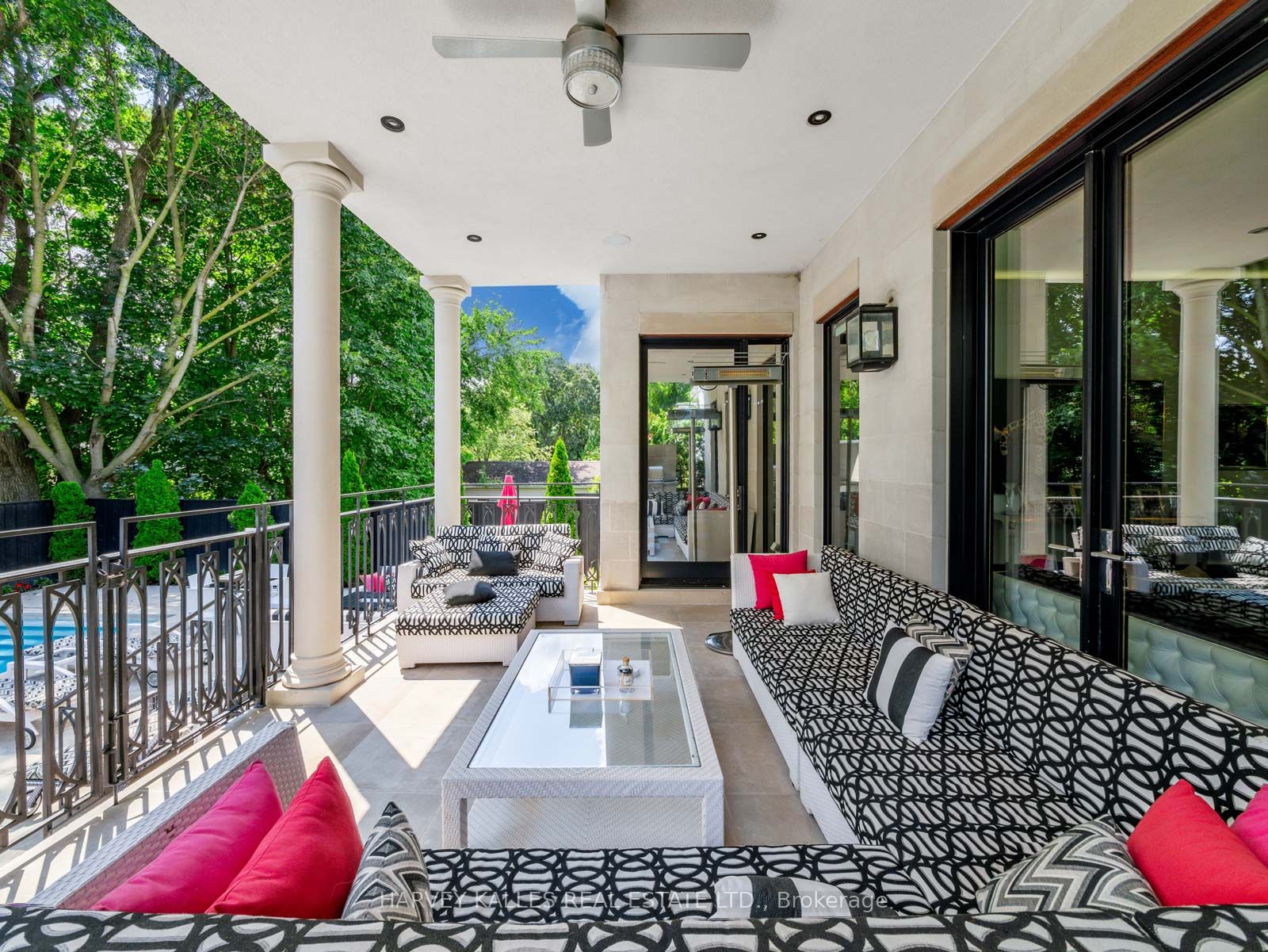 327 Cortleigh Boulevard