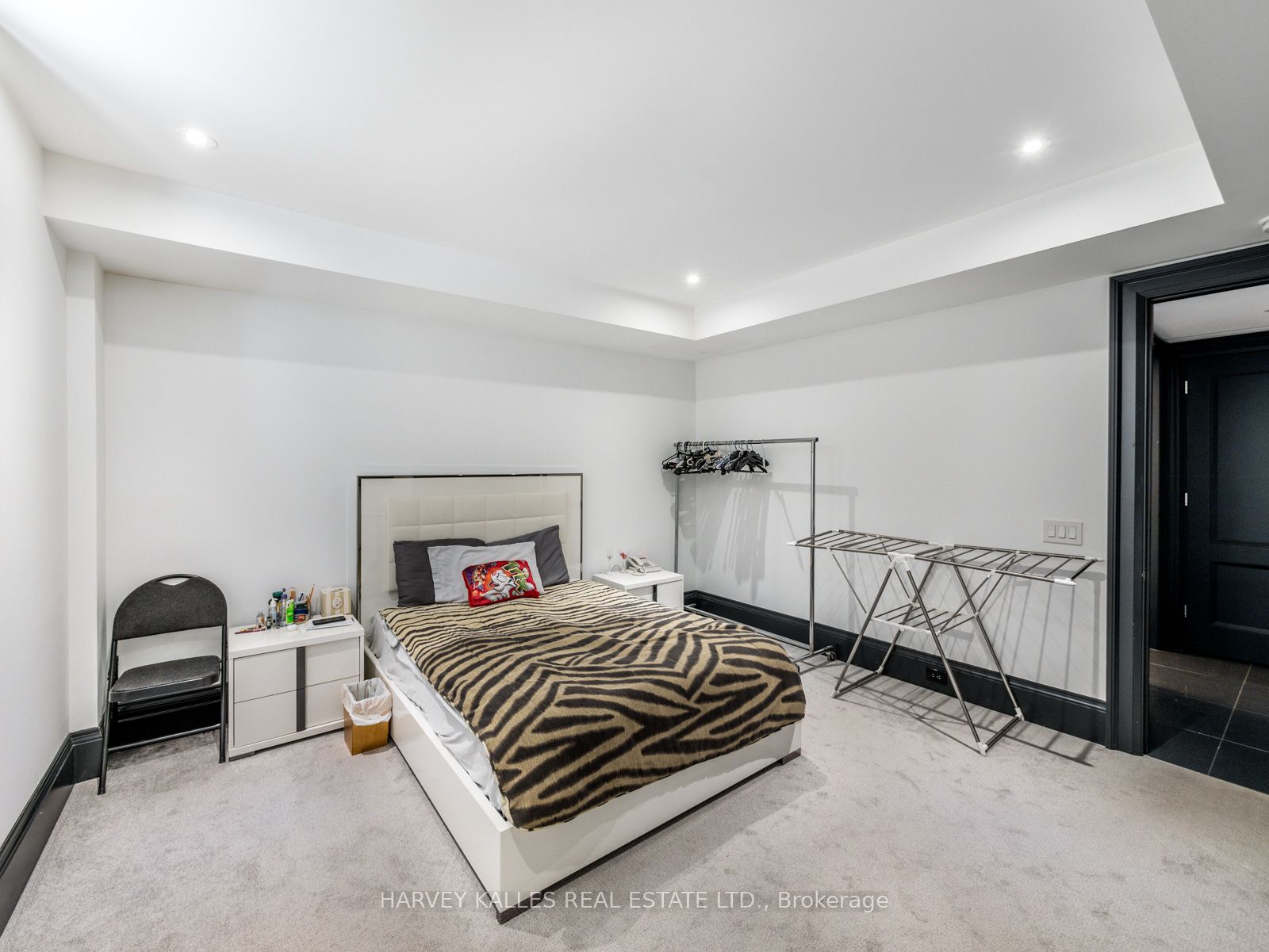 327 Cortleigh Boulevard
