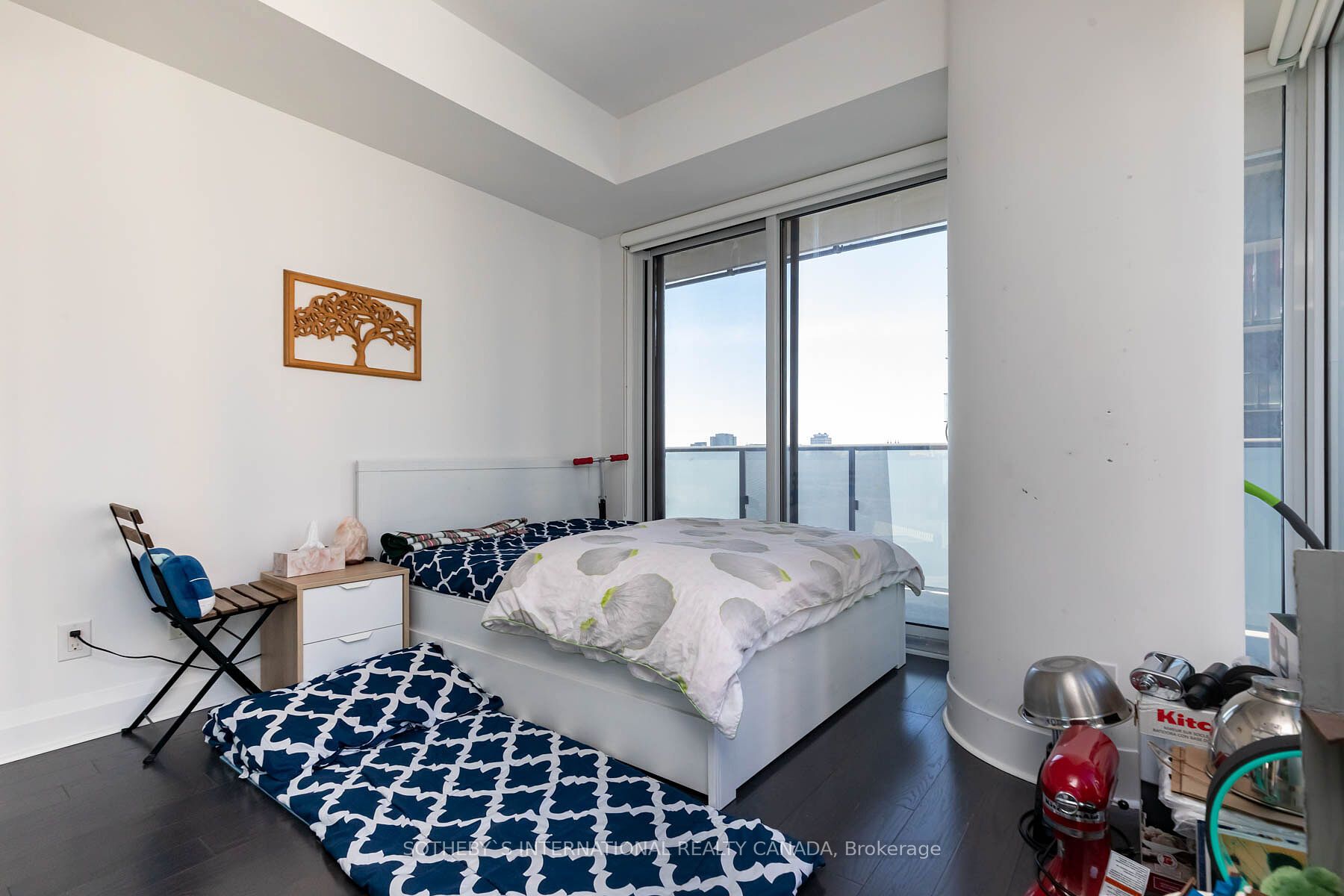 1080 Bay Street #608