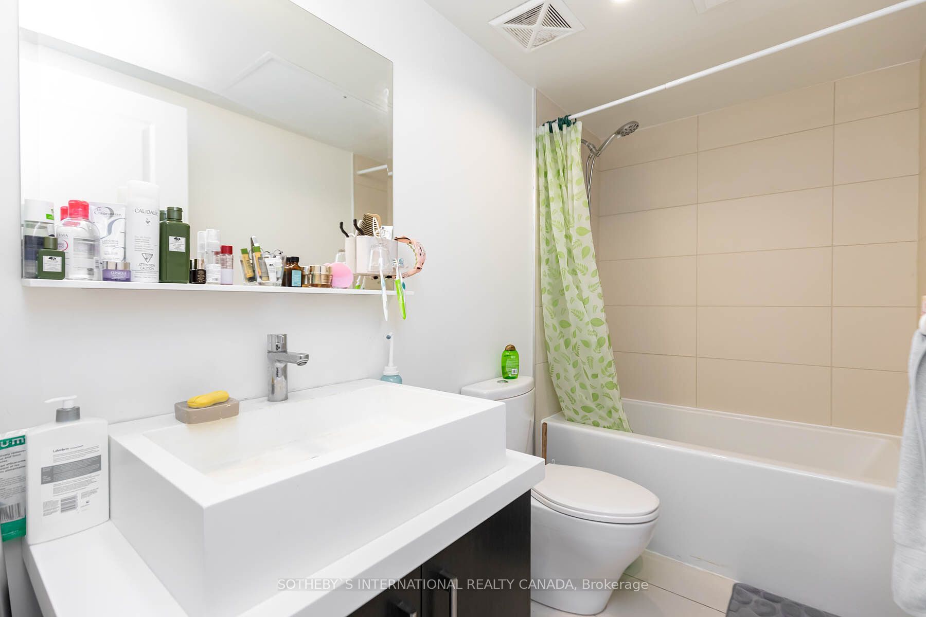 1080 Bay Street #608