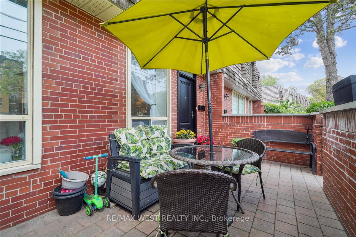 69 Upper Canada Drive, #2