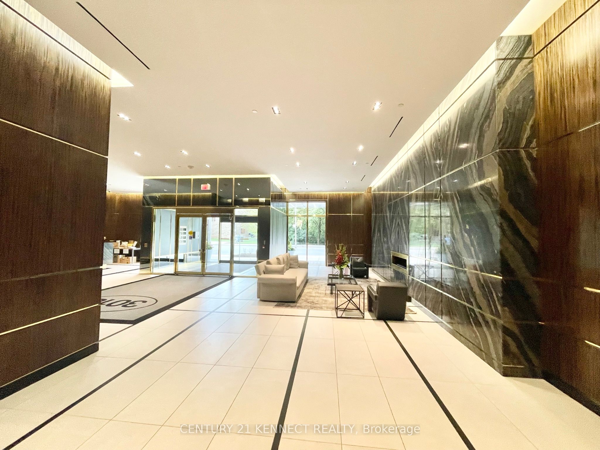 3018 Yonge Street, #613
