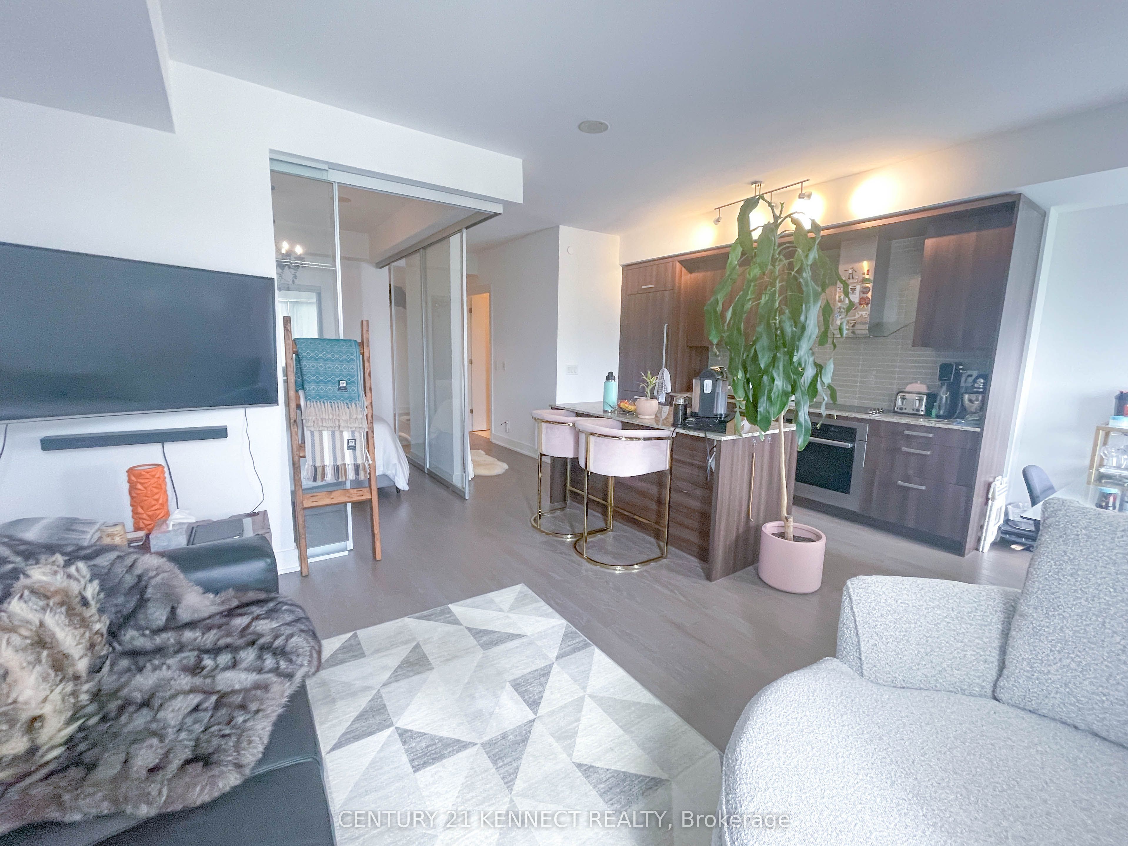 3018 Yonge Street, #613
