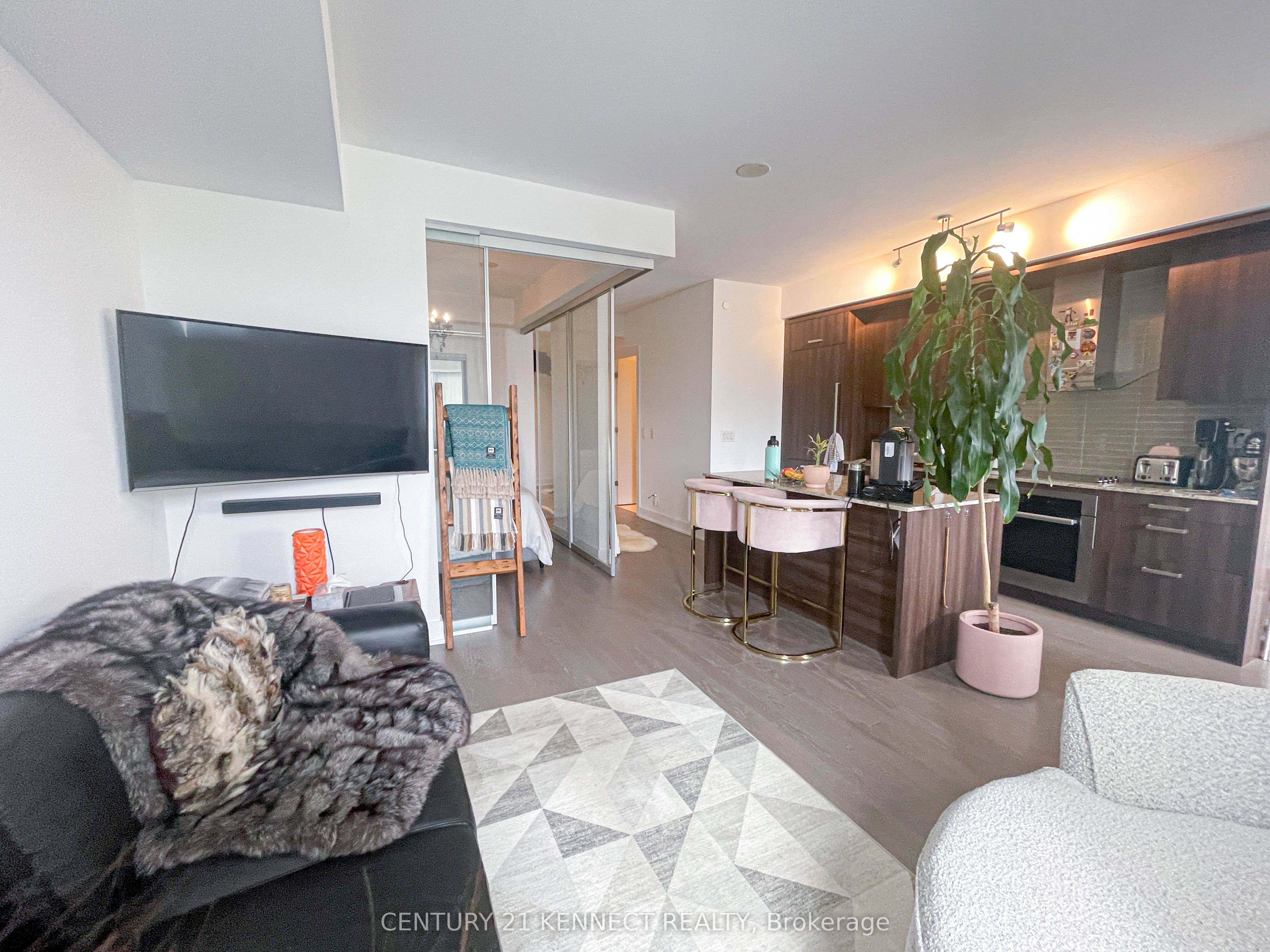 3018 Yonge Street, #613