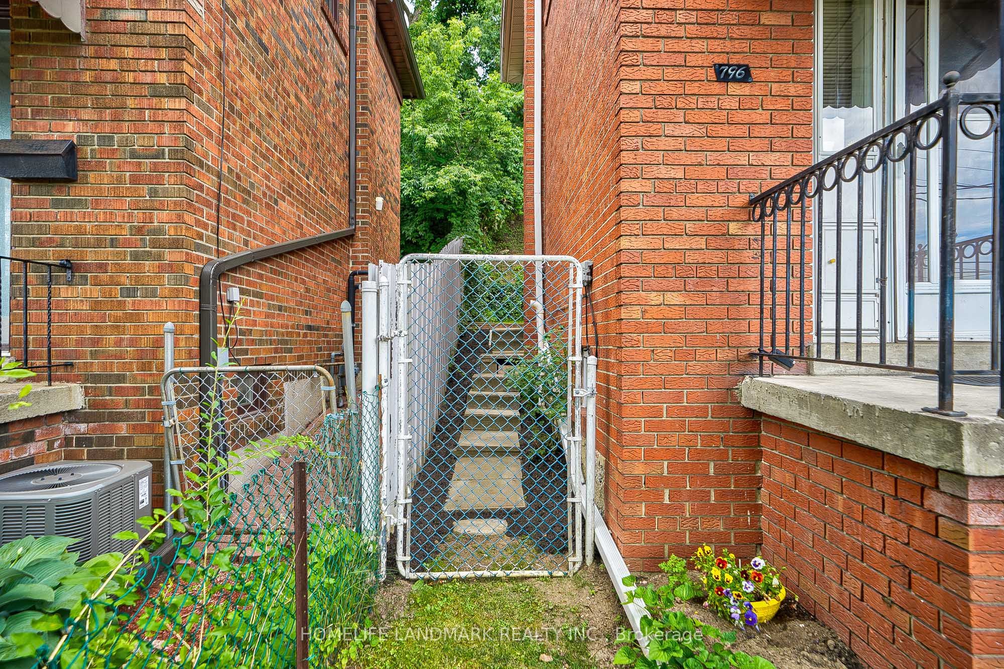 796 Davenport Road