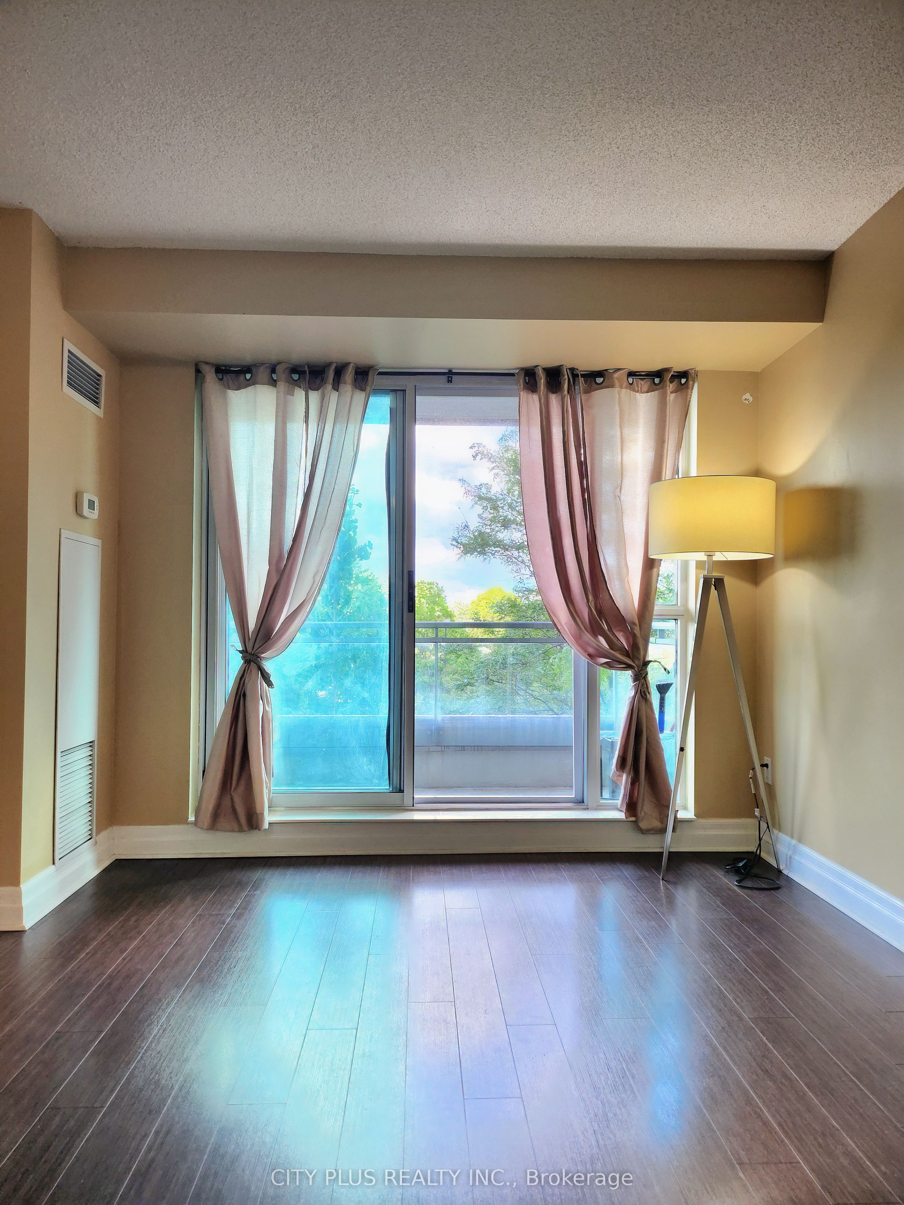 188 Doris Avenue, #411