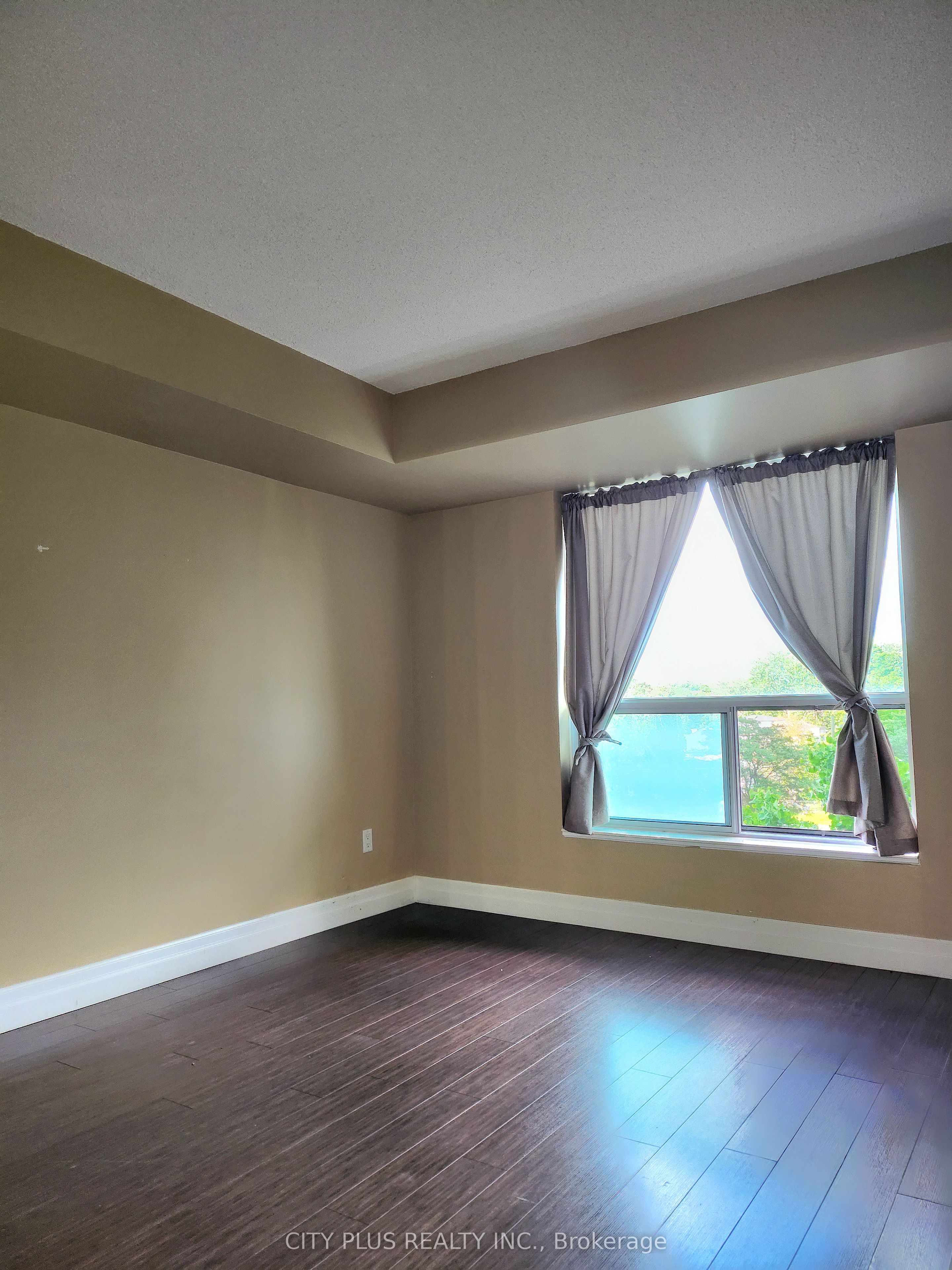 188 Doris Avenue, #411