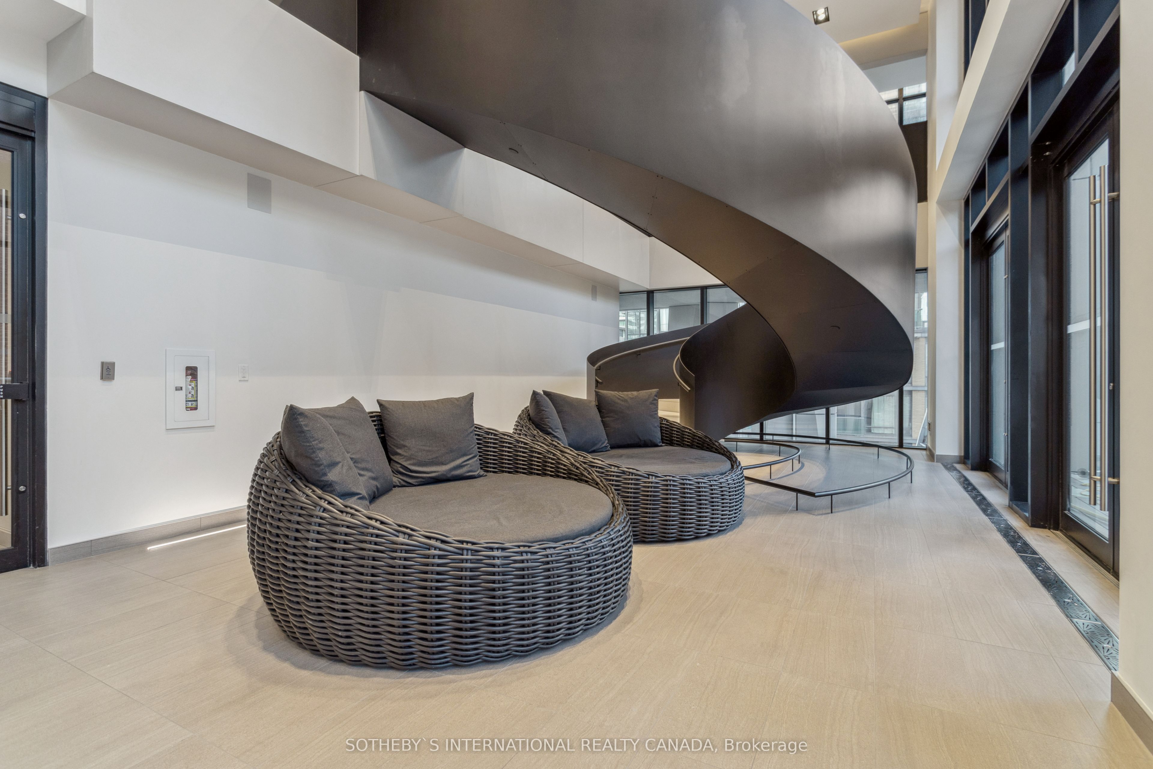 1 Yorkville Avenue #5405
