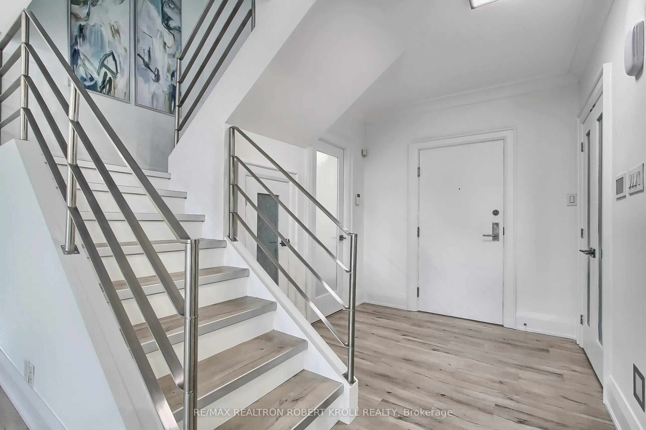 55A Avenue Road #406