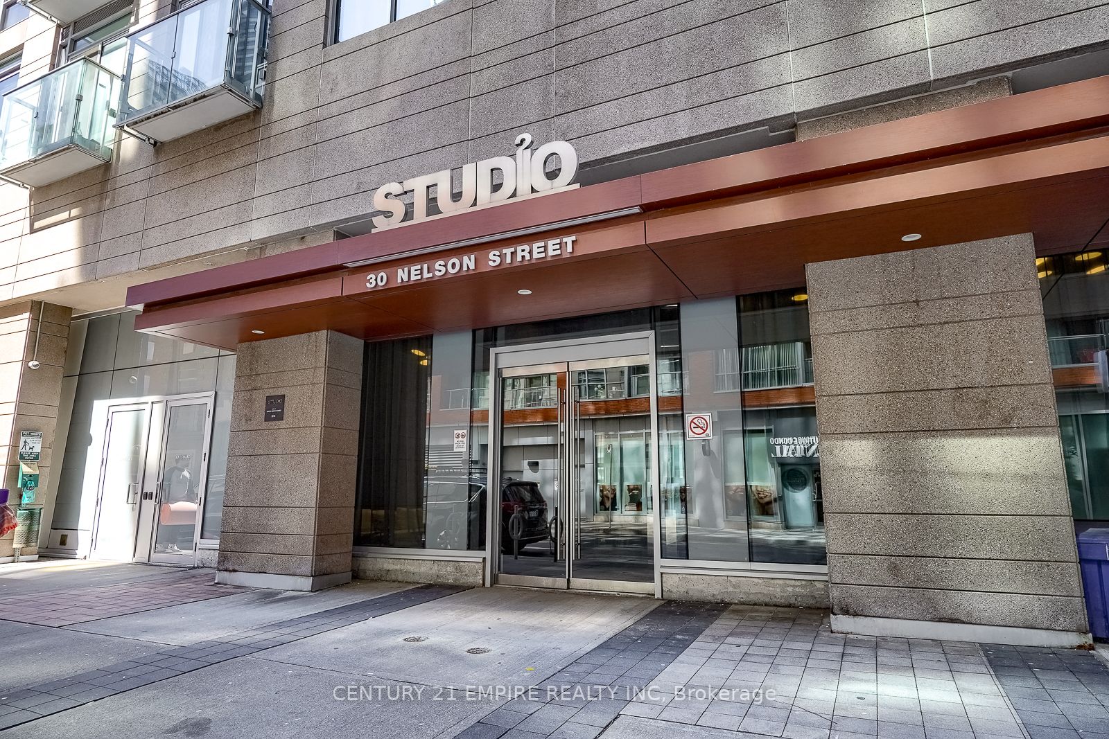 30 Nelson Street #325
