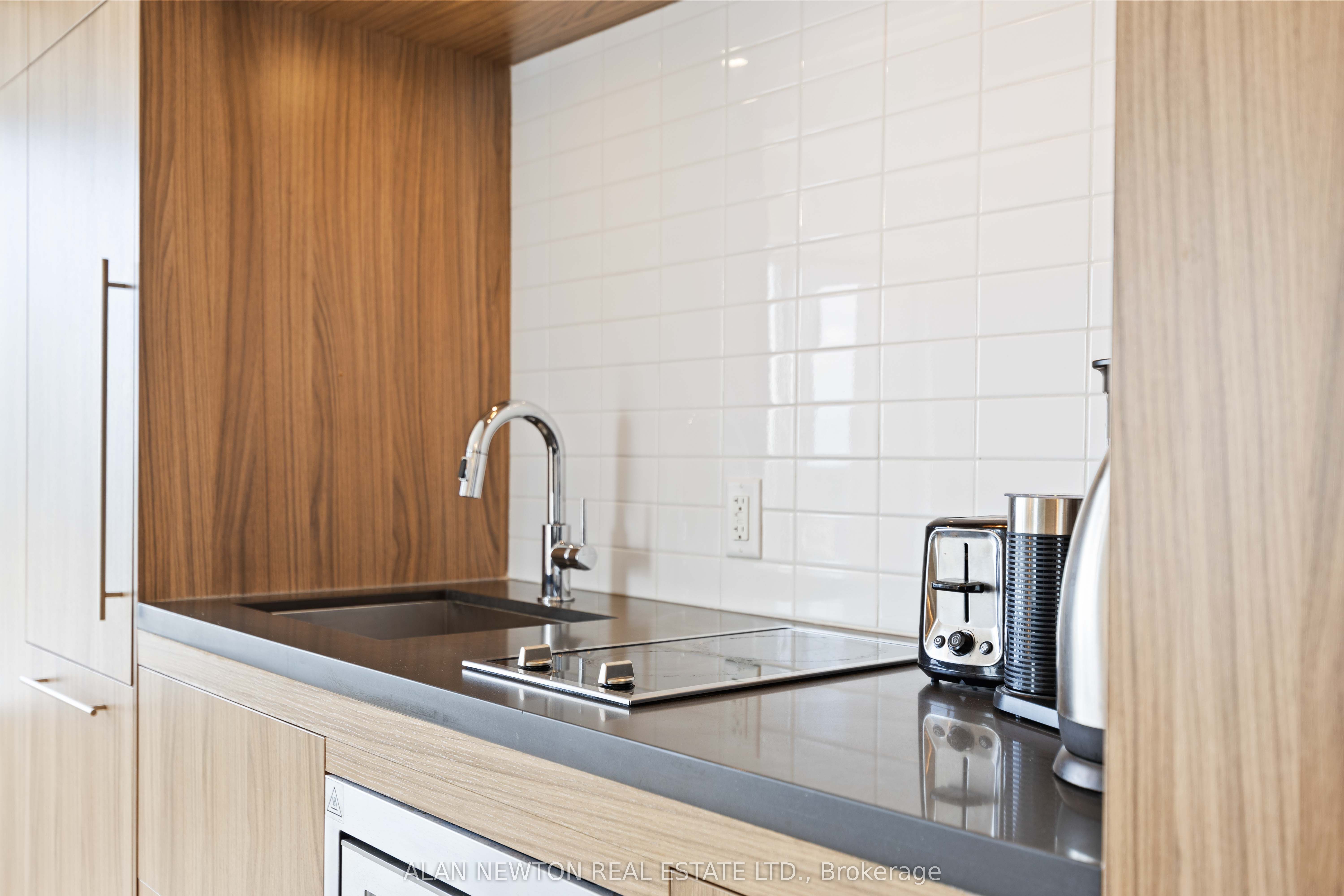 155 Yorkville Avenue #2604