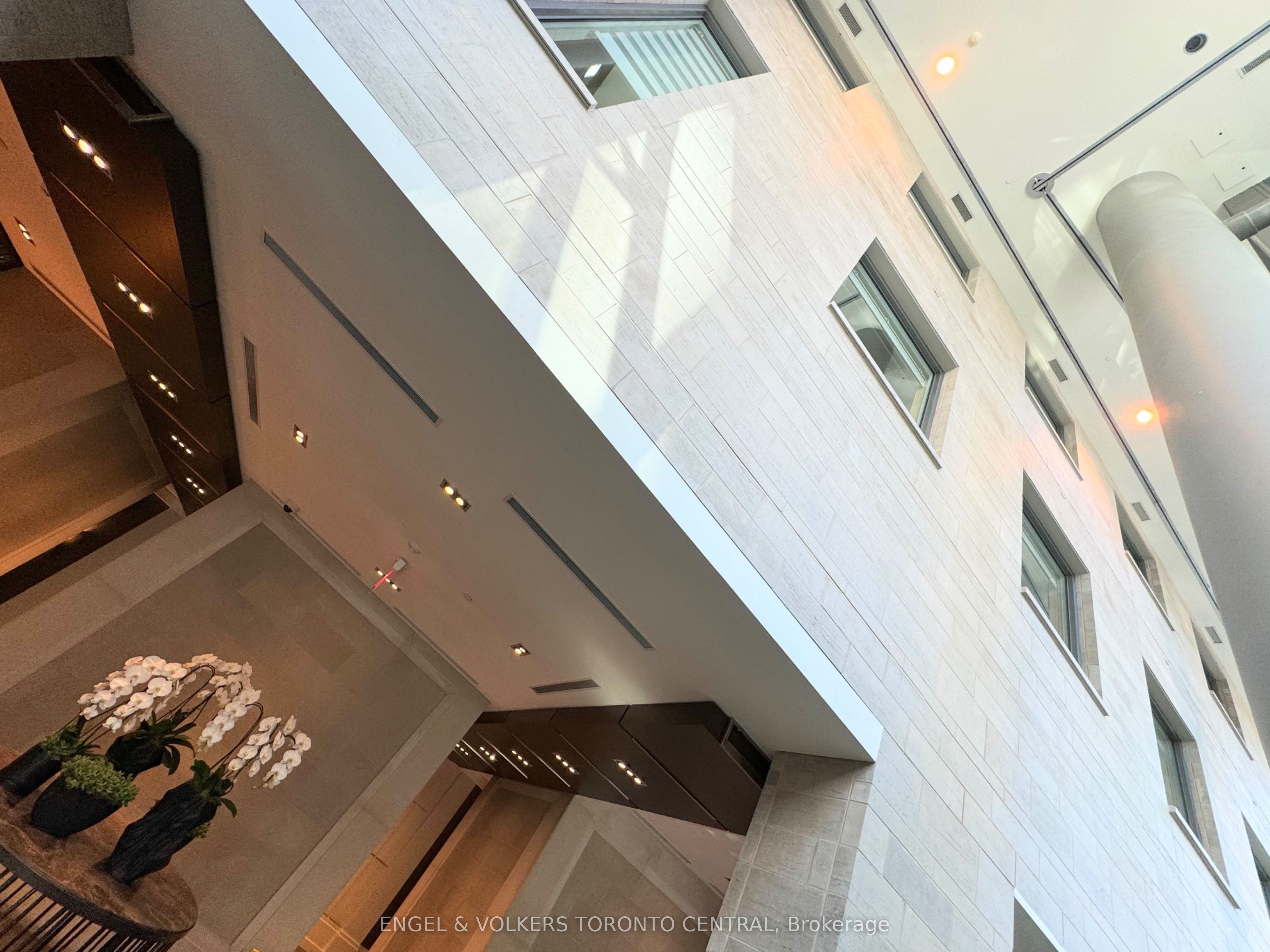 77 Charles Street W, #802