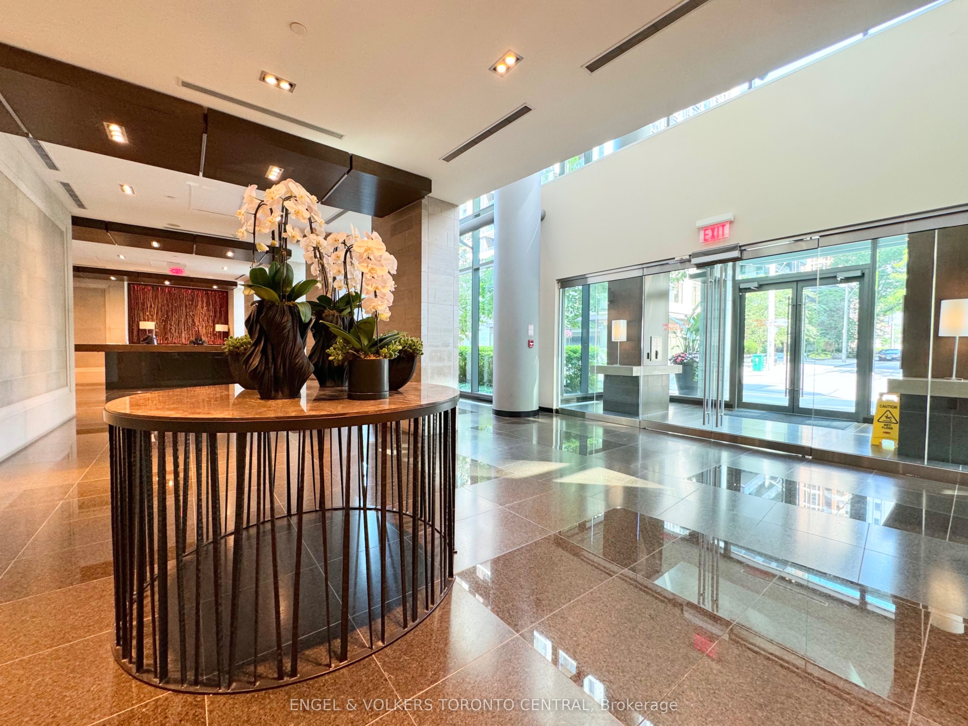 77 Charles Street W, #802