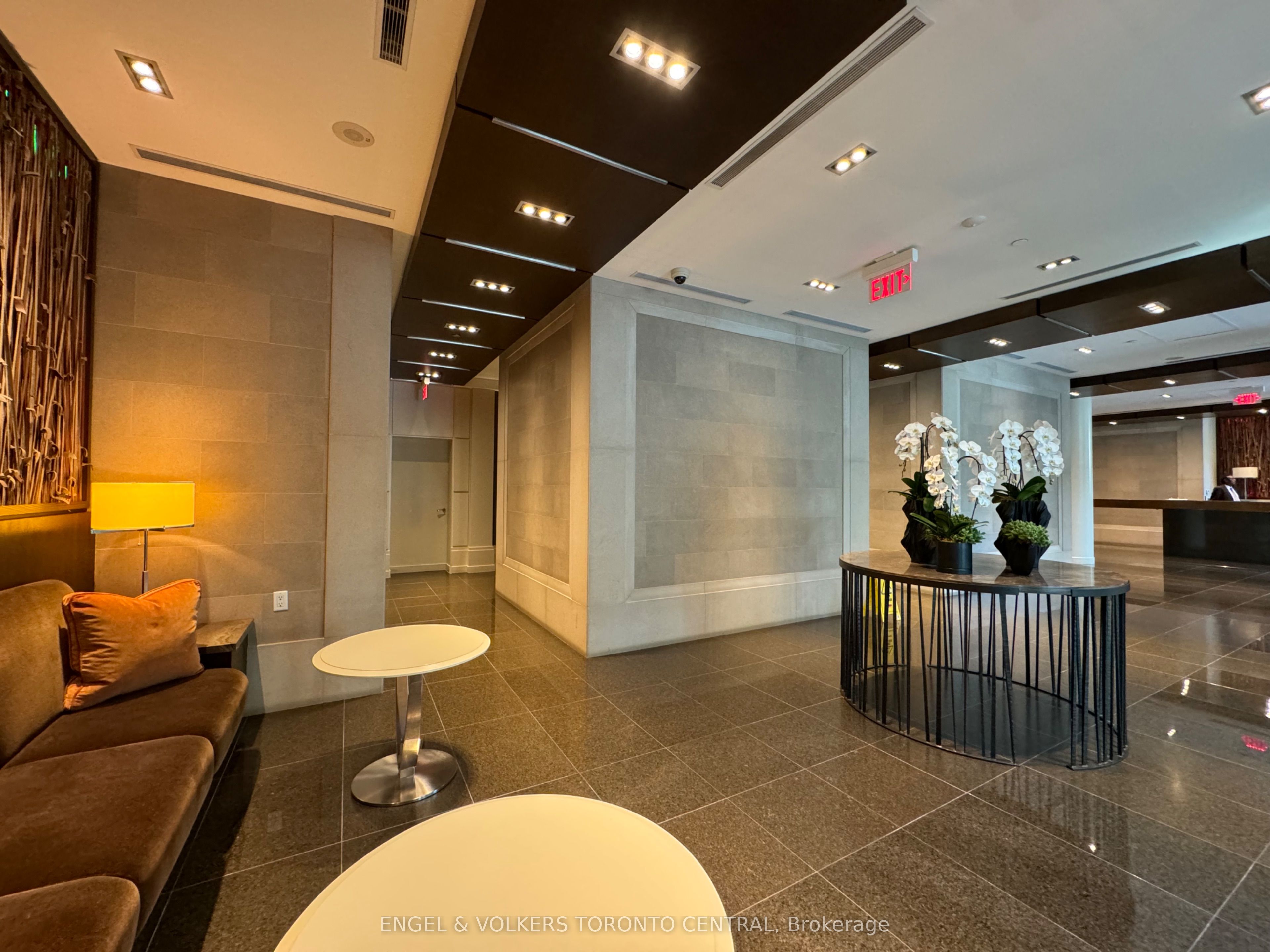 77 Charles Street W, #802