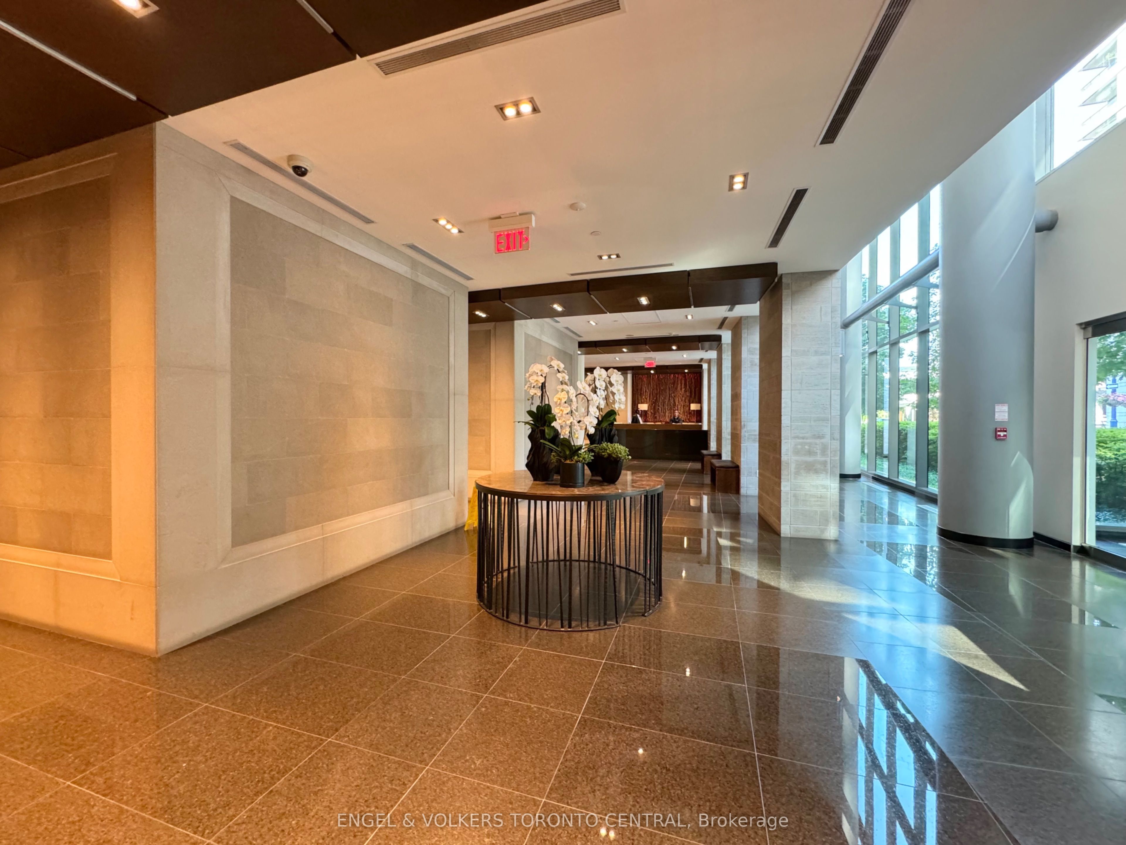 77 Charles Street W, #802