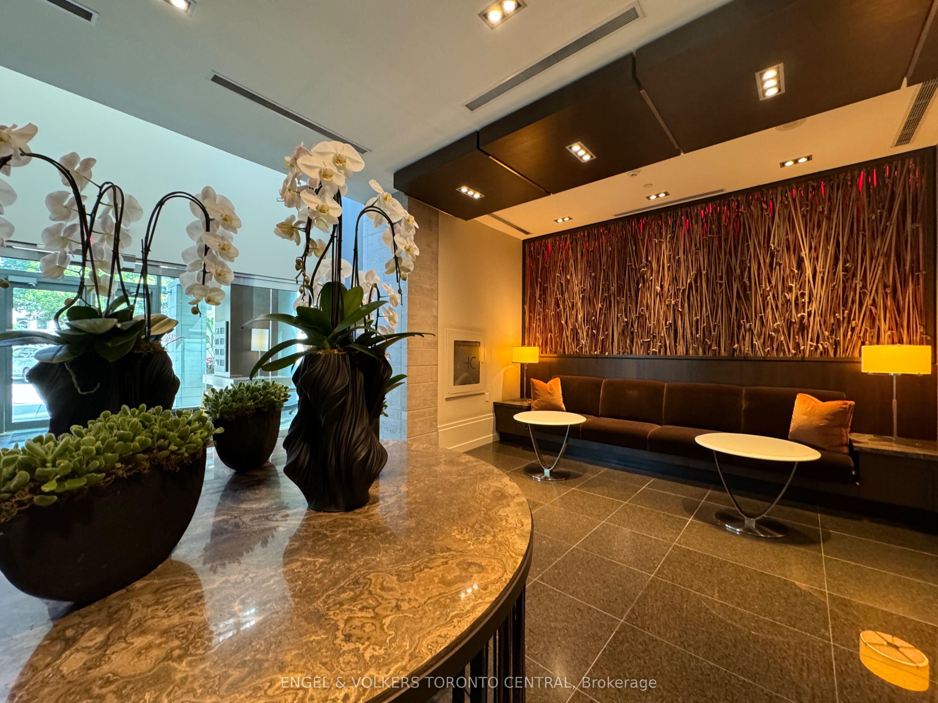 77 Charles Street W, #802