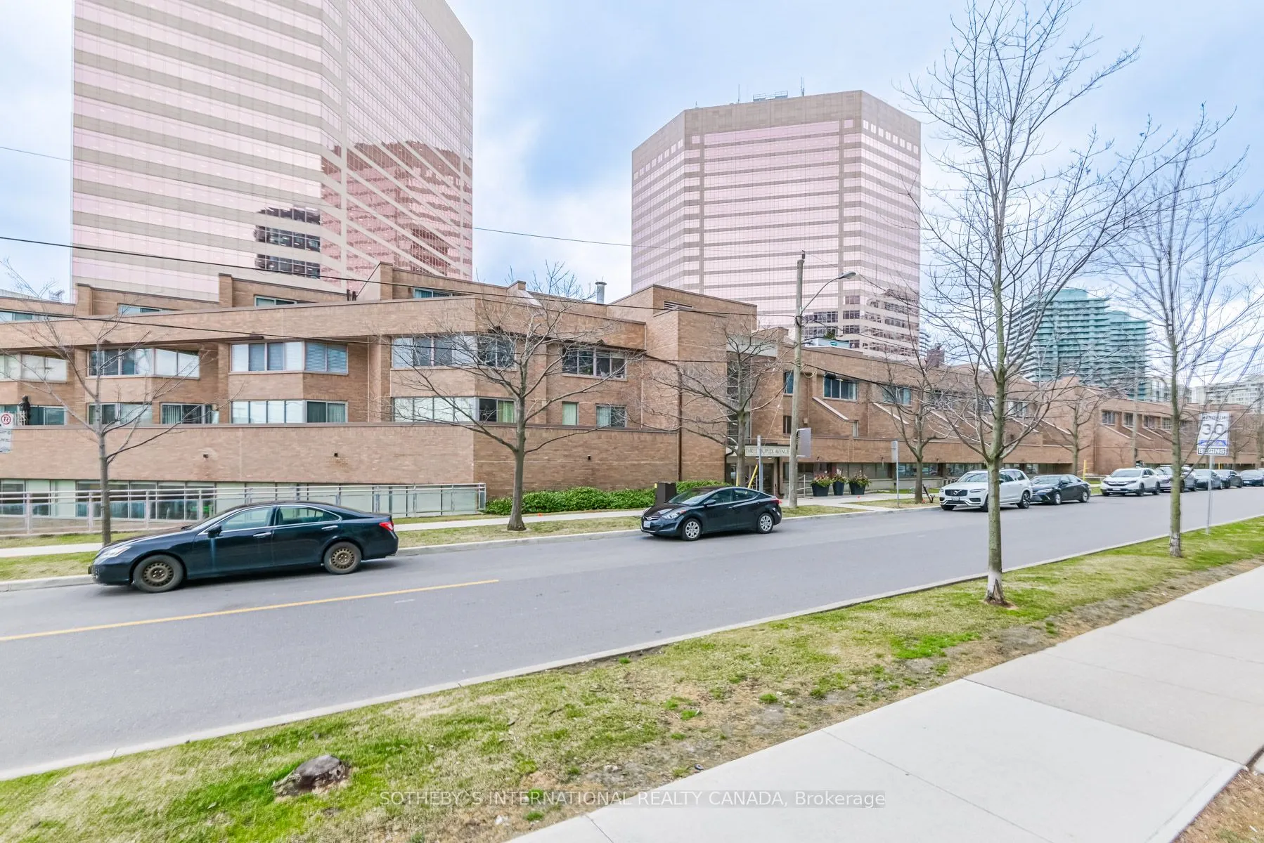 3 Duplex Avenue, #108
