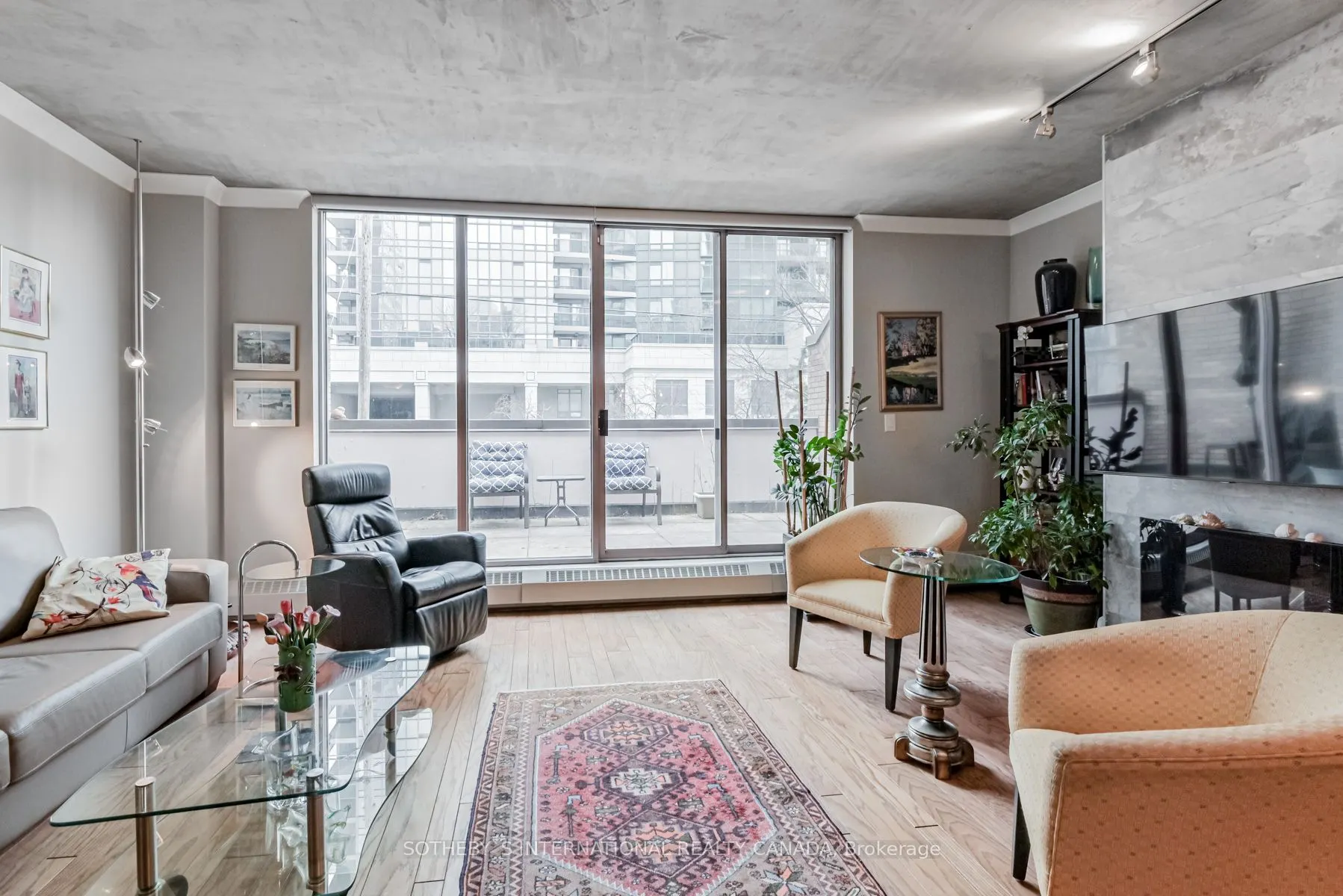 3 Duplex Avenue, #108