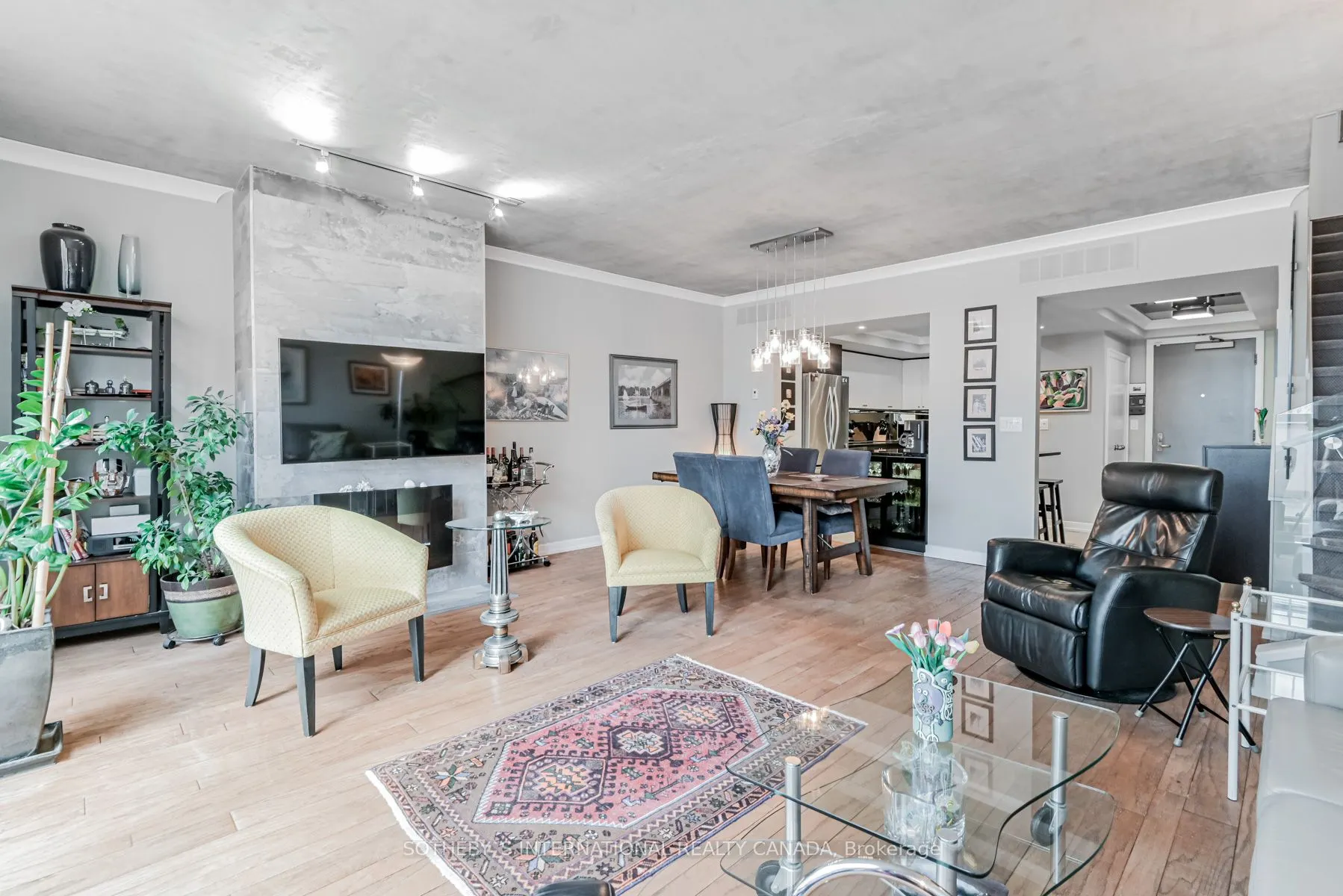 3 Duplex Avenue, #108
