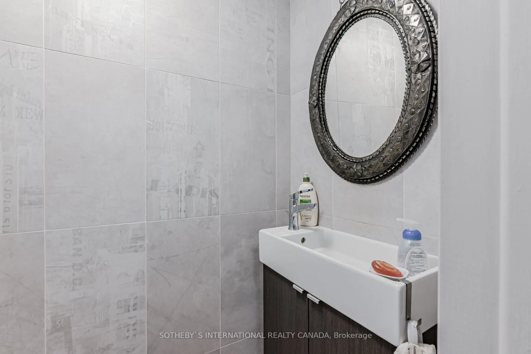 3 Duplex Avenue, #108
