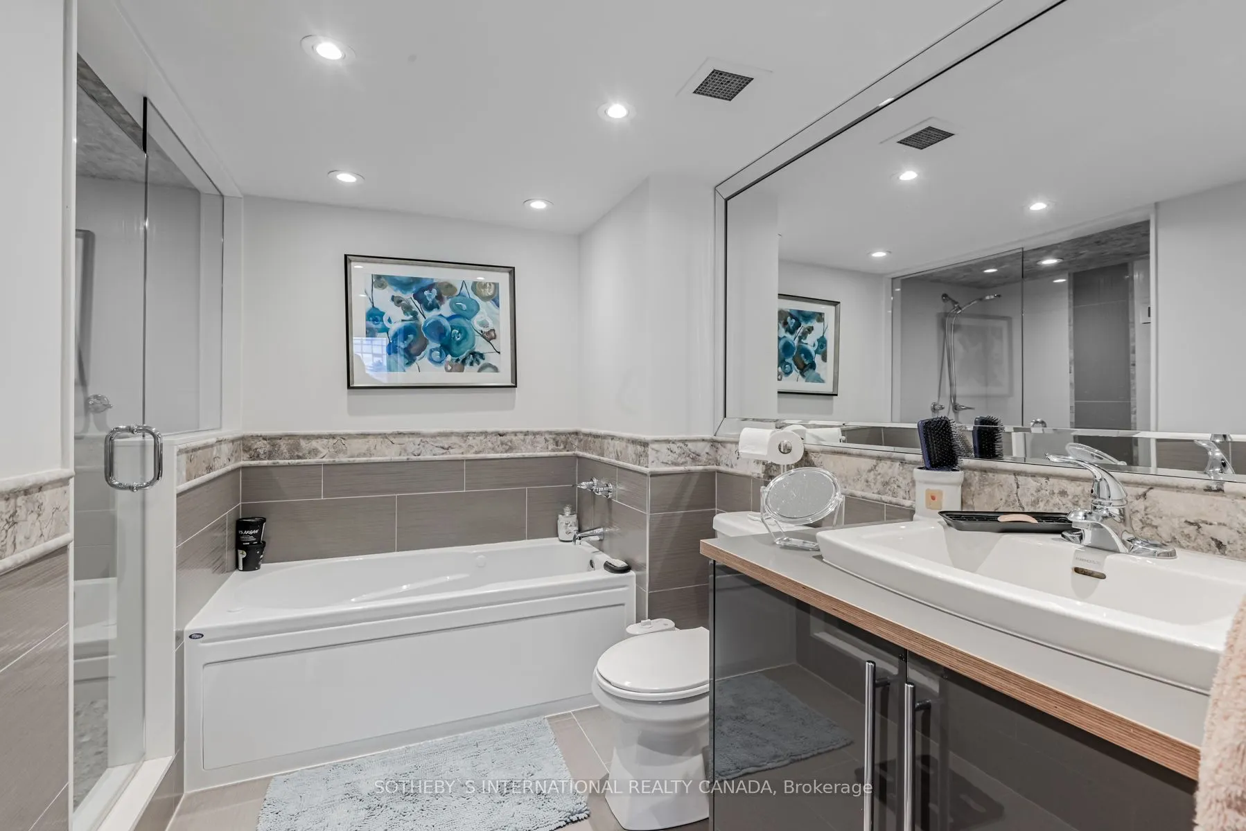 3 Duplex Avenue, #108