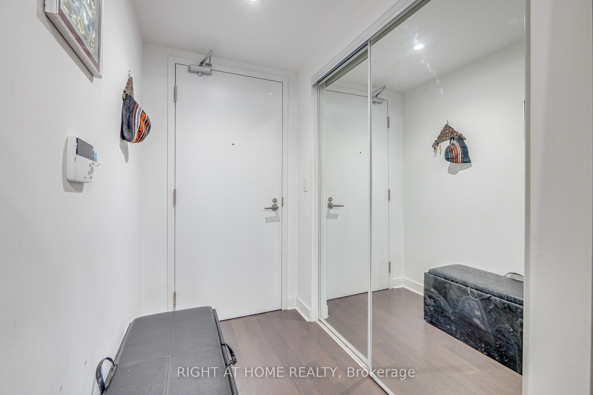 58 Orchard View Boulevard #1707