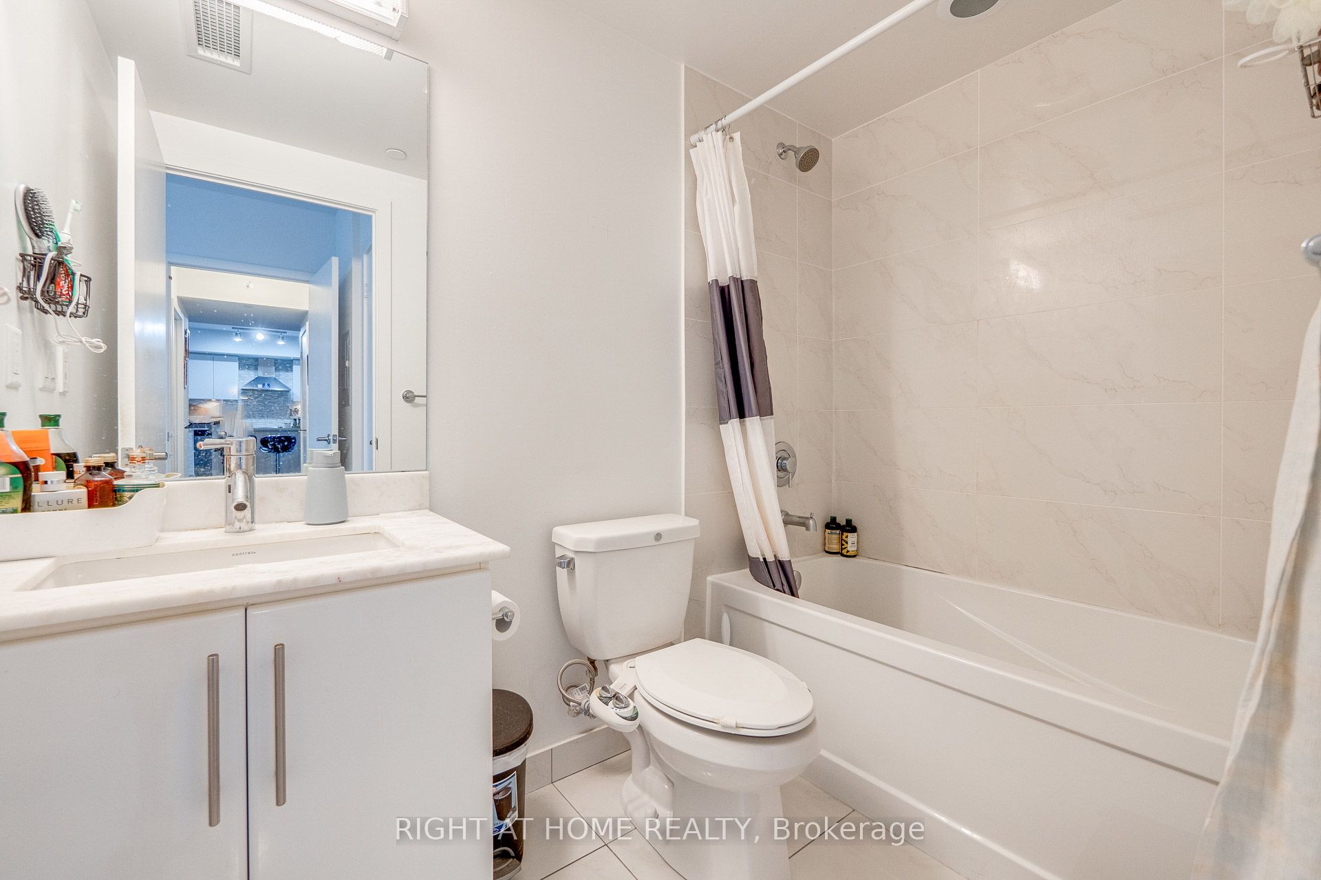 58 Orchard View Boulevard #1707