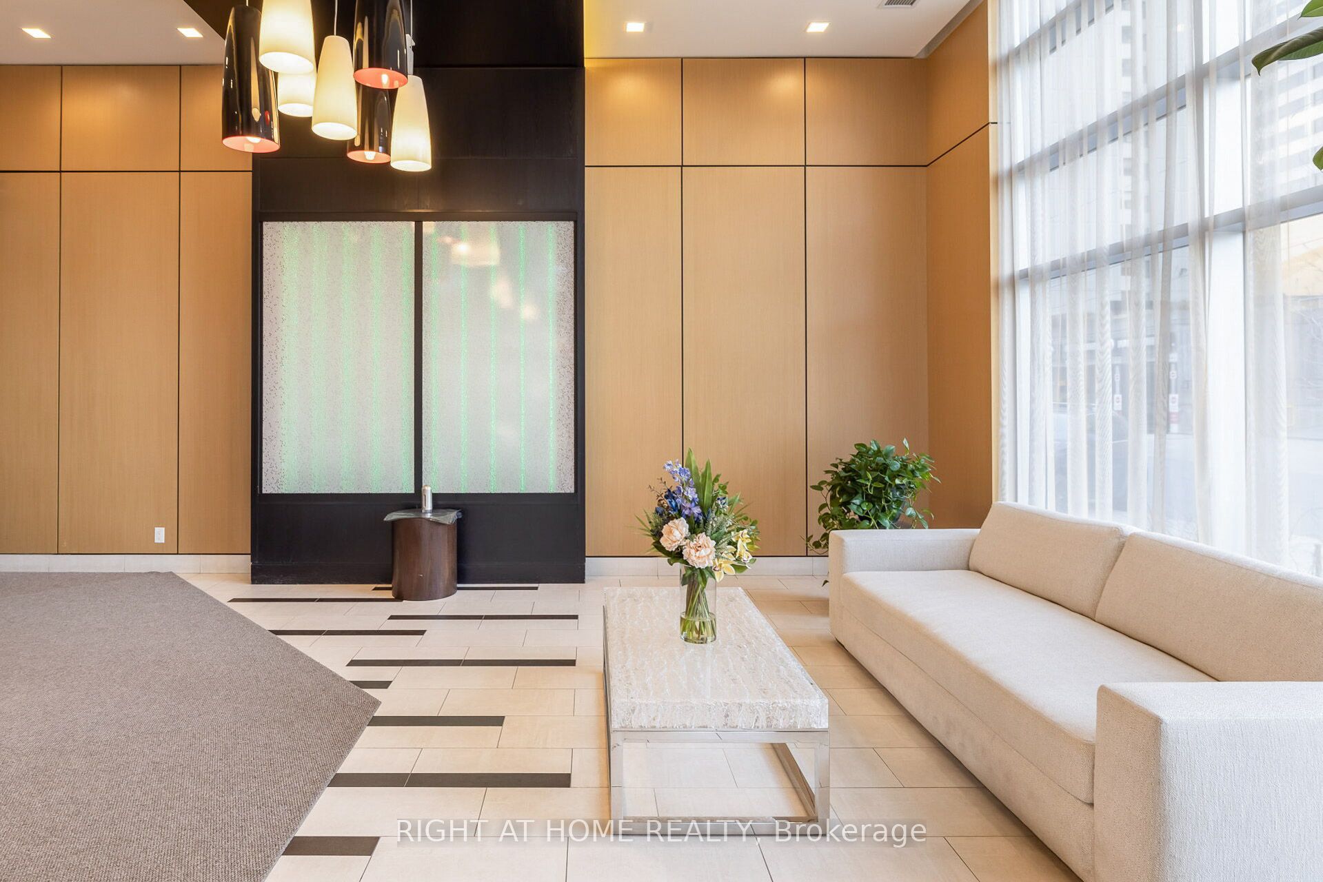 58 Orchard View Boulevard #1707