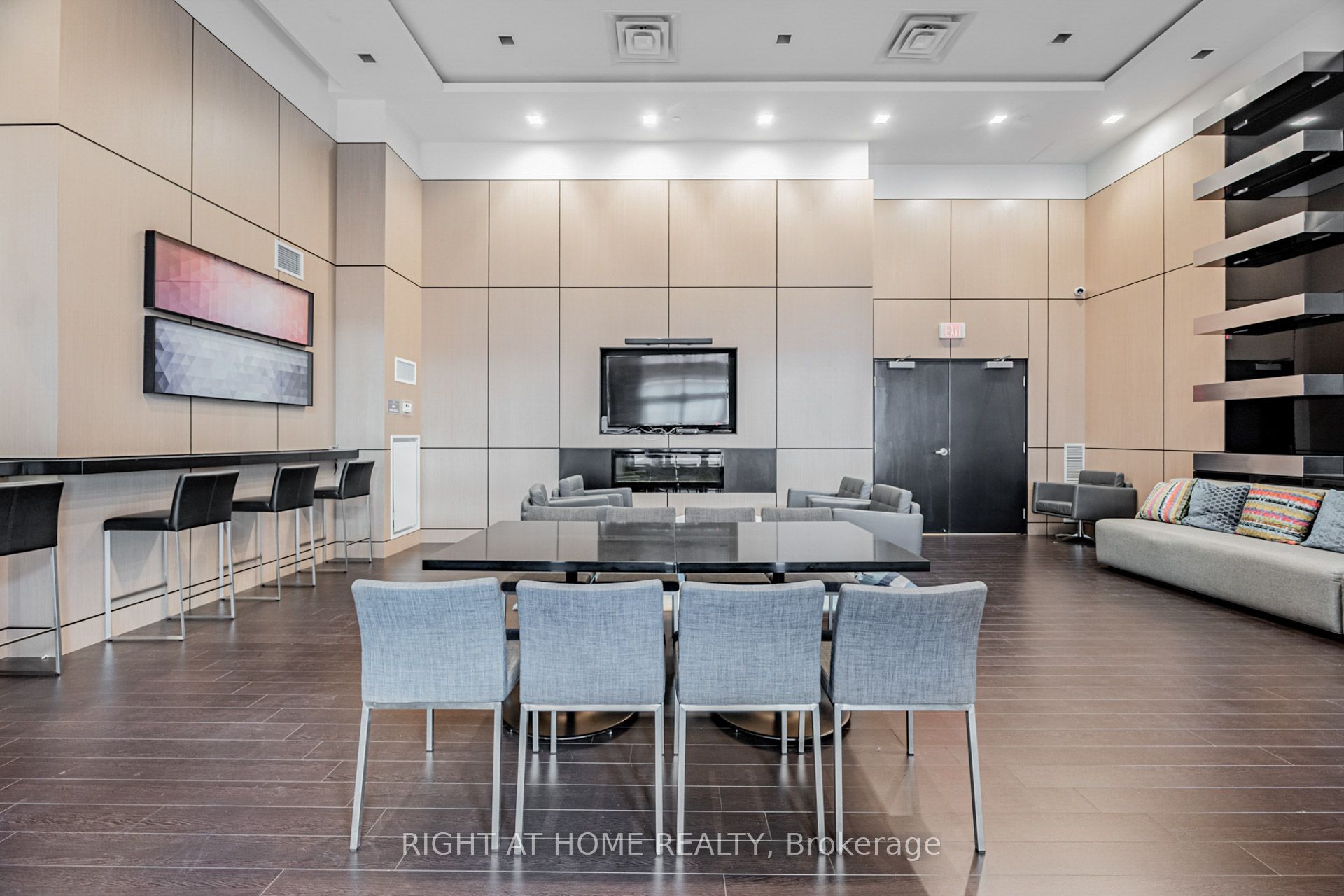58 Orchard View Boulevard #1707