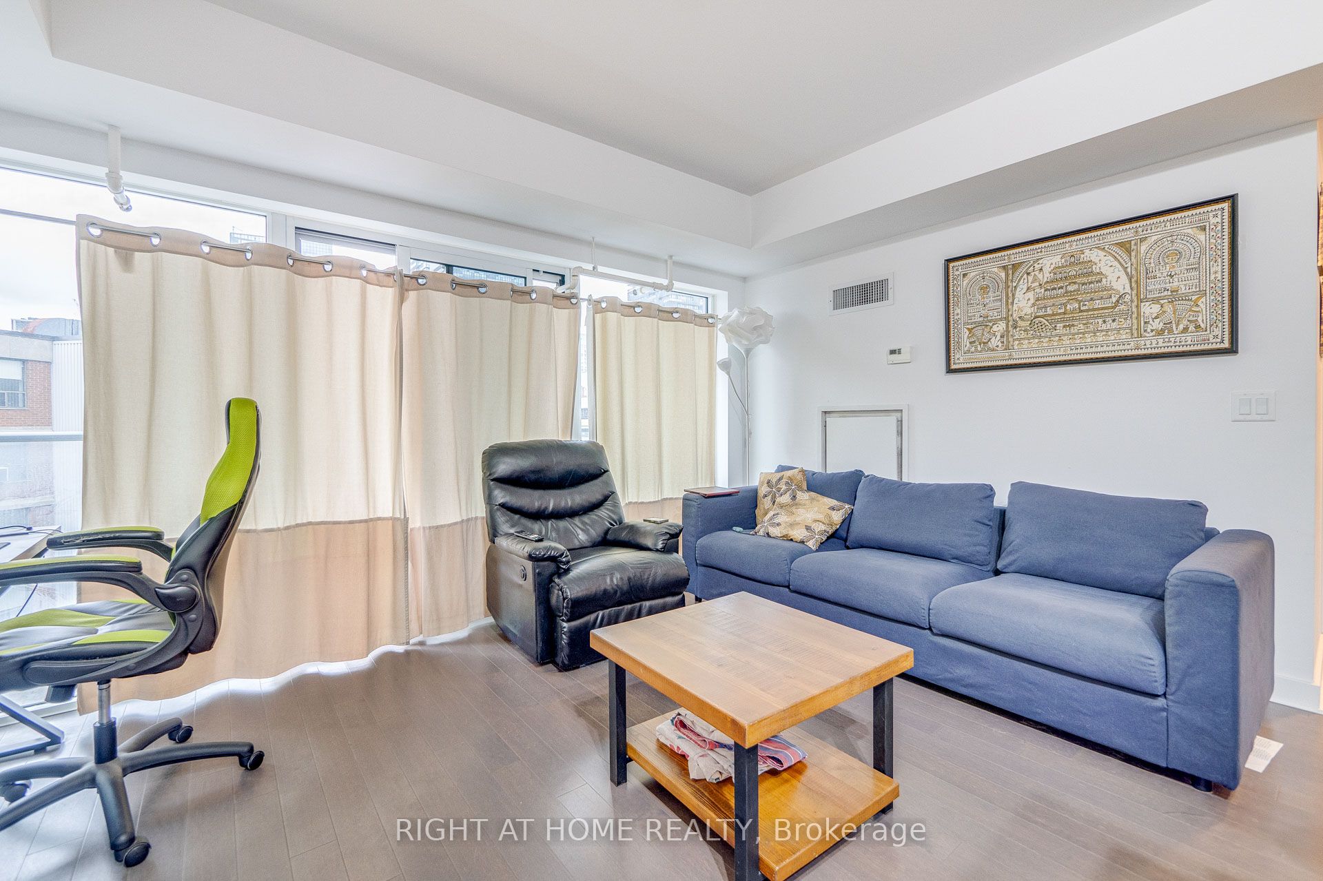 58 Orchard View Boulevard #1707