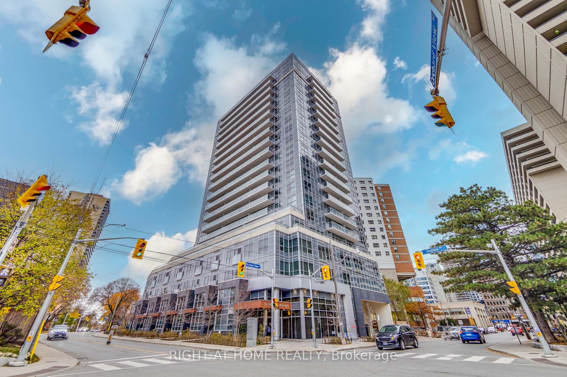 58 Orchard View Boulevard #1707