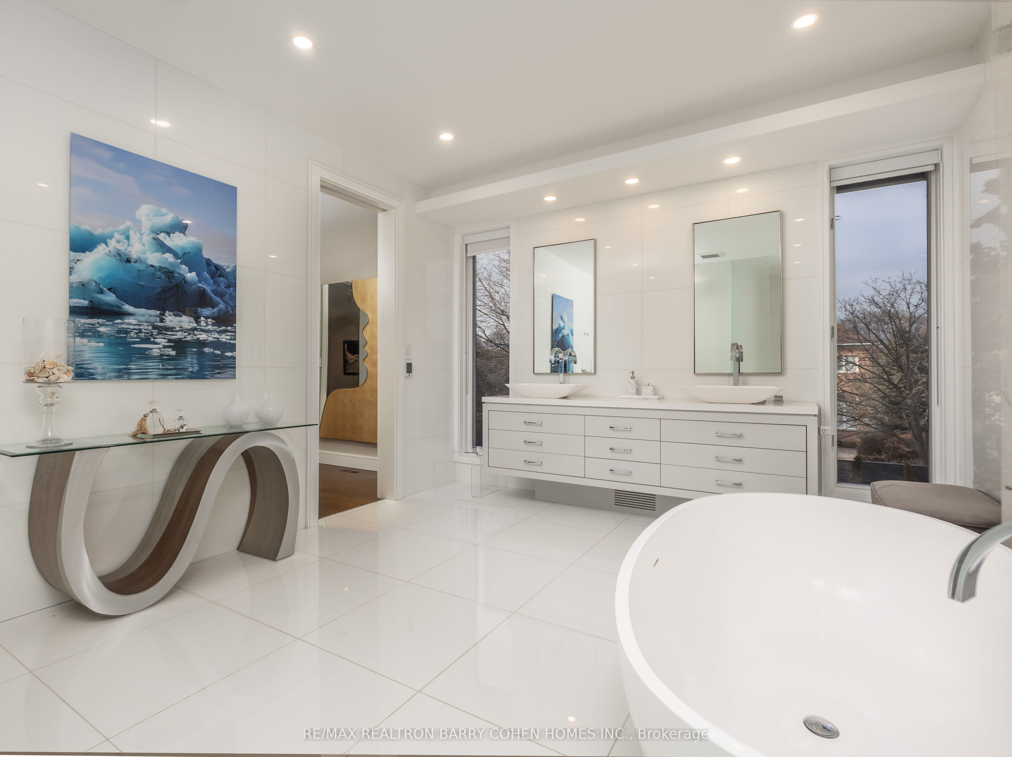 148 Highland Crescent