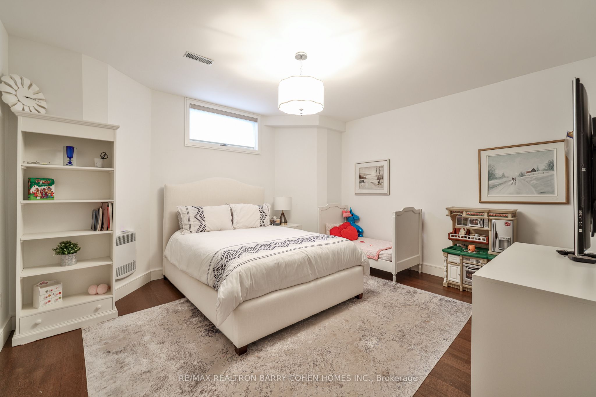 148 Highland Crescent
